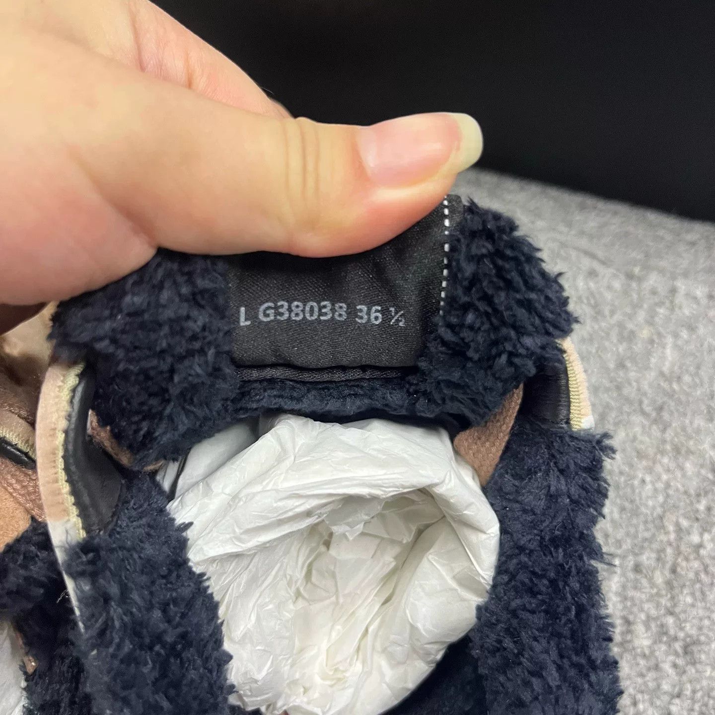 Chanel Chanel Leather Gray Lowtop Sneakers us_6-5 Women Size US 6.5 / IT 36.5 - 6 Thumbnail