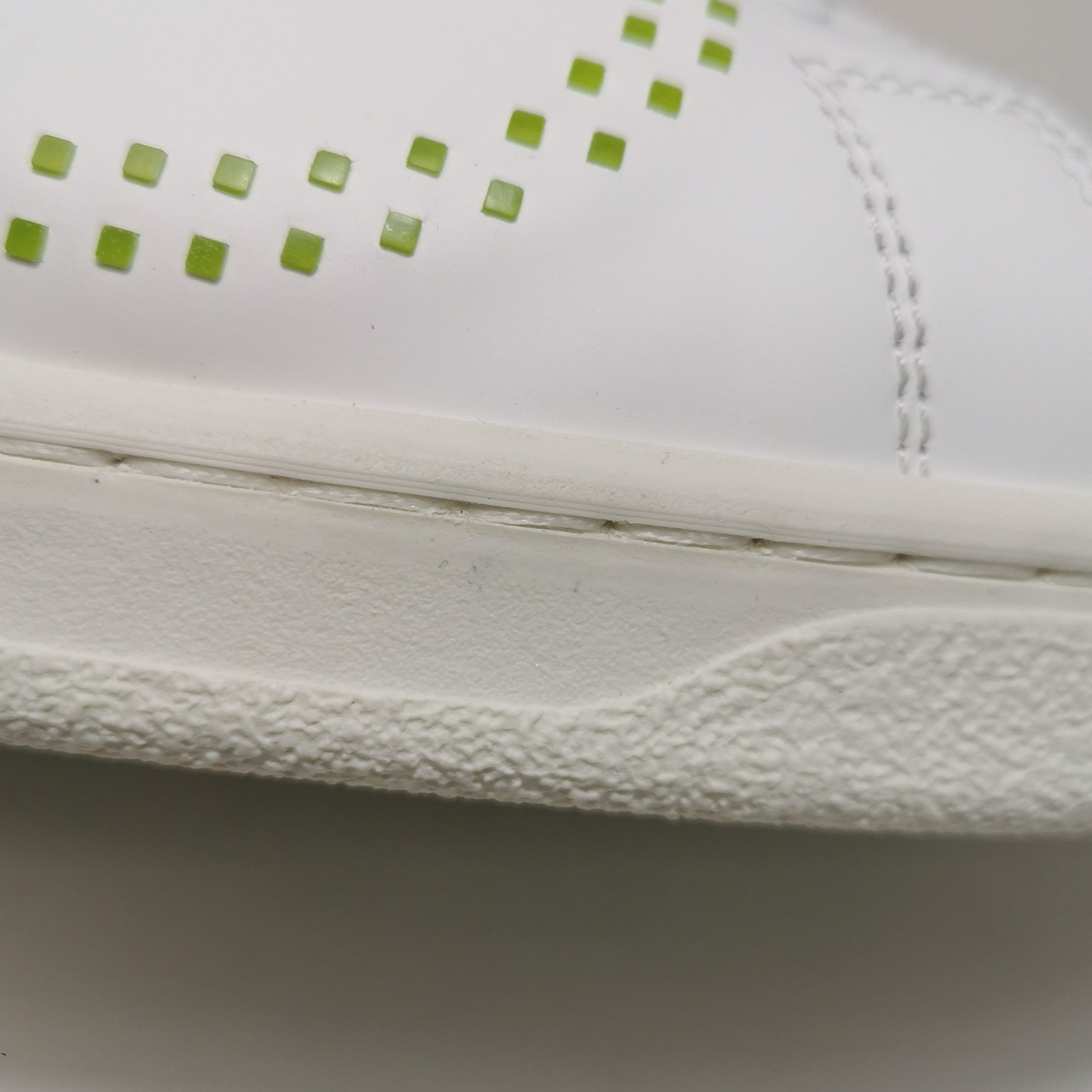 Valentino Valentino Backnet Perforated Logo Sneakers EU 43 Size US 10 / EU 43 - 9 Thumbnail