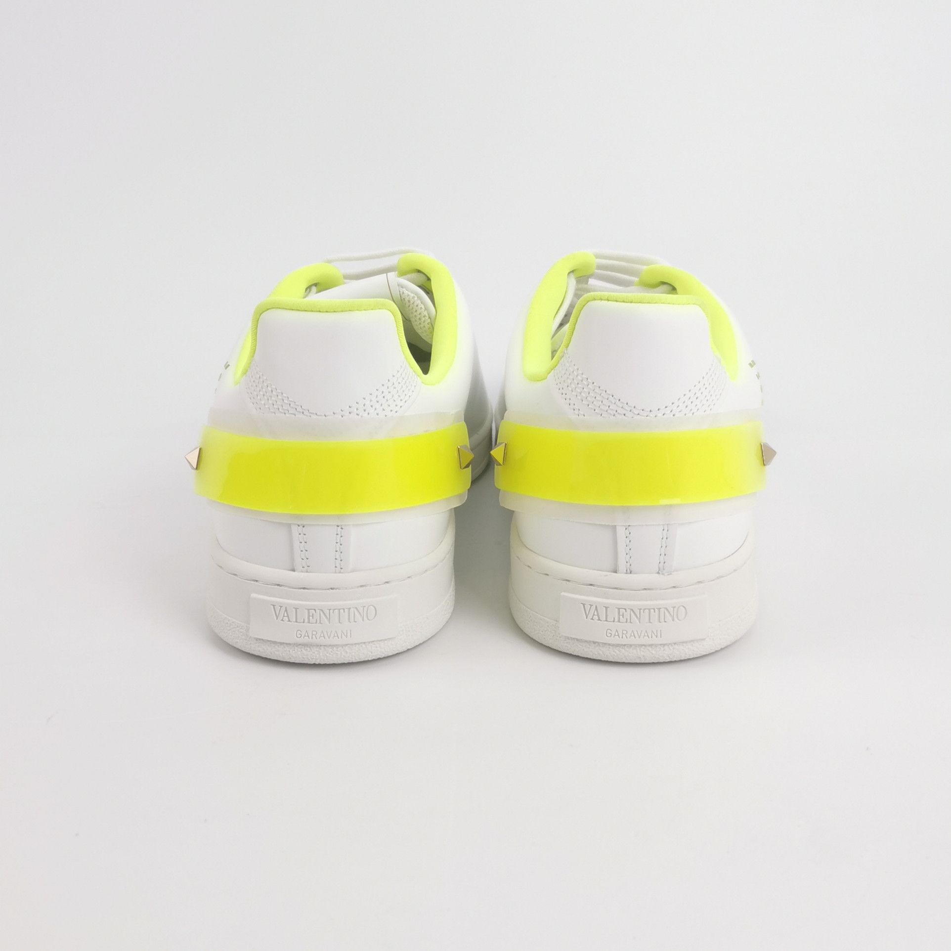 Valentino Valentino Backnet Perforated Logo Sneakers EU 43 Size US 10 / EU 43 - 5 Thumbnail