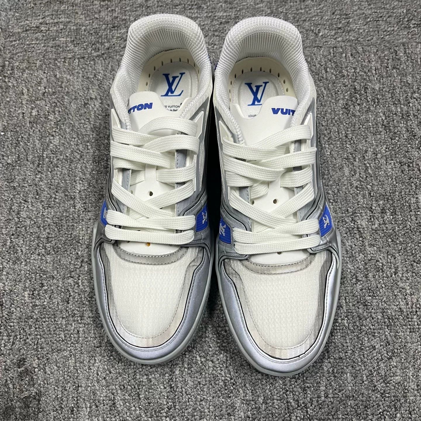 Louis Vuitton Louis Vuitton Gray Lowtop Sneakers 7 Men Size US 7 / EU 40 - 2 Thumbnail