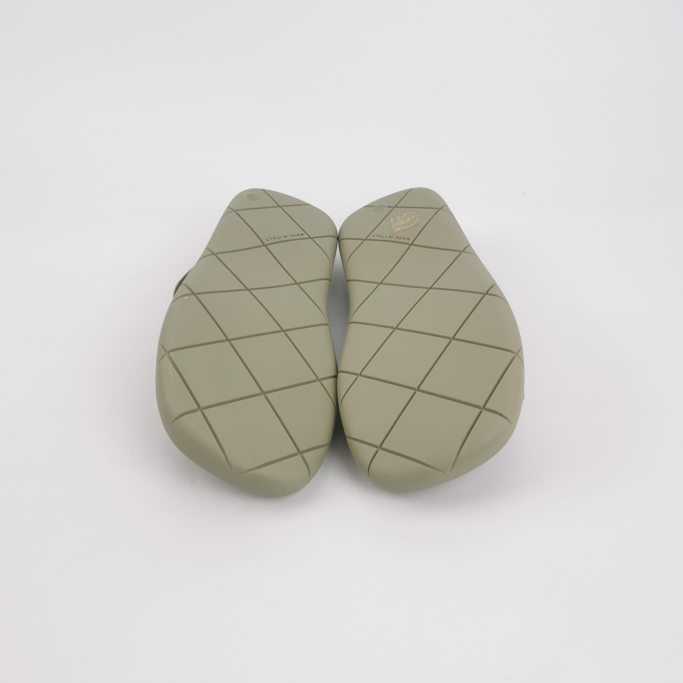Bottega Veneta Bottega Veneta Intrecciato Woven Plat Slides 39 Size US 6 / EU 39 - 6 Thumbnail