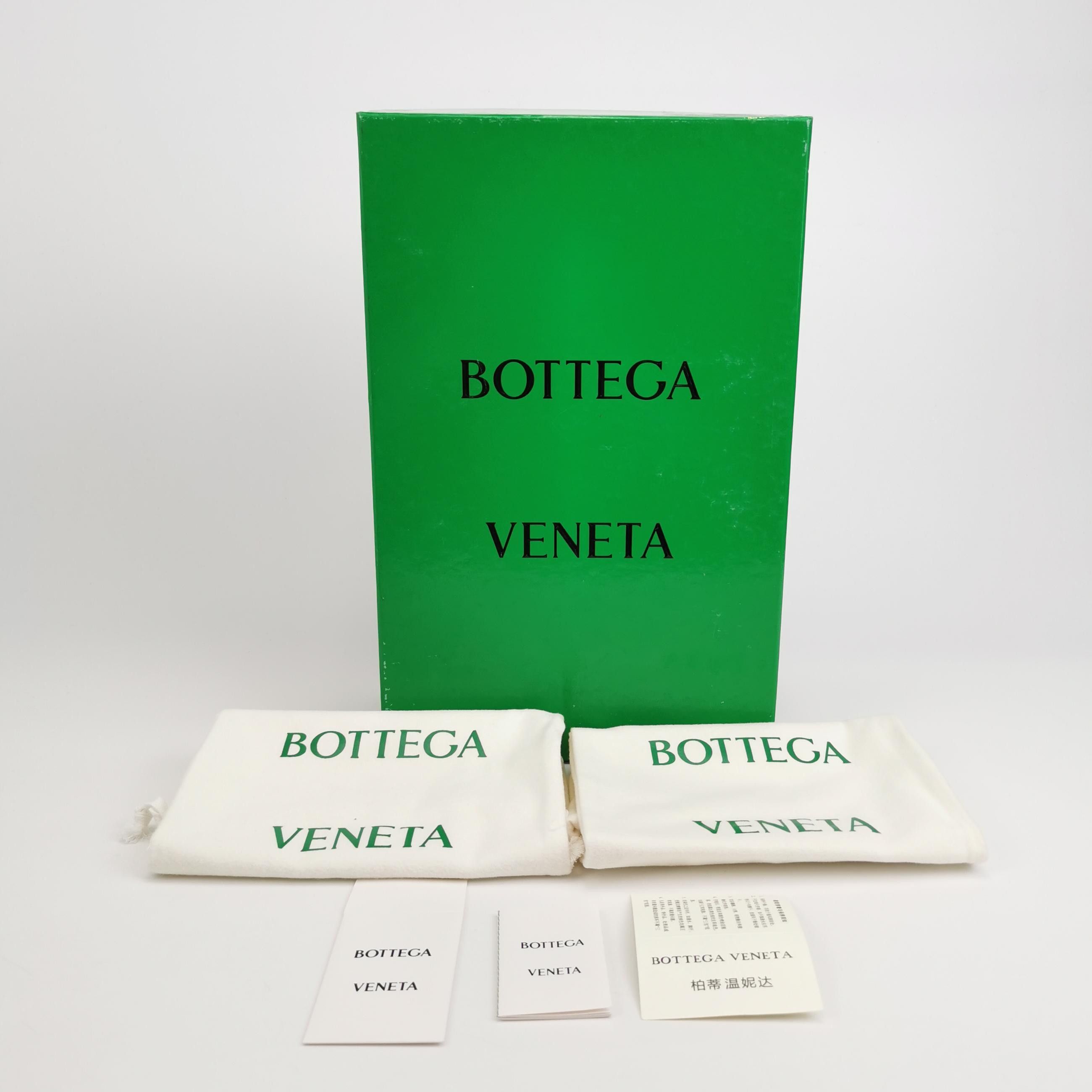 Bottega Veneta Bottega Veneta Intrecciato Weave Slides EU 41 Size US 8 / EU 41 - 7 Thumbnail