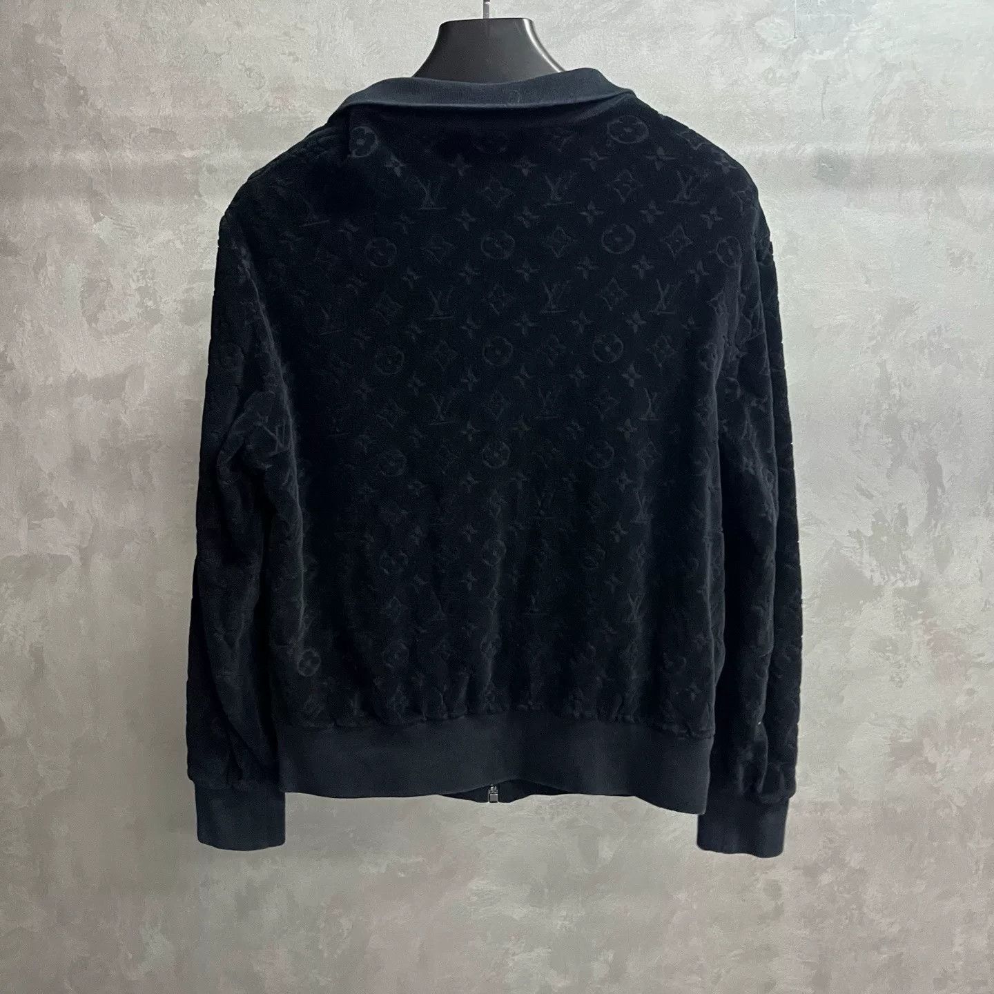 Louis Vuitton Louis Vuitton Black Light Jacket m Men Size US M / EU 48-50 / 2 - 2 Thumbnail