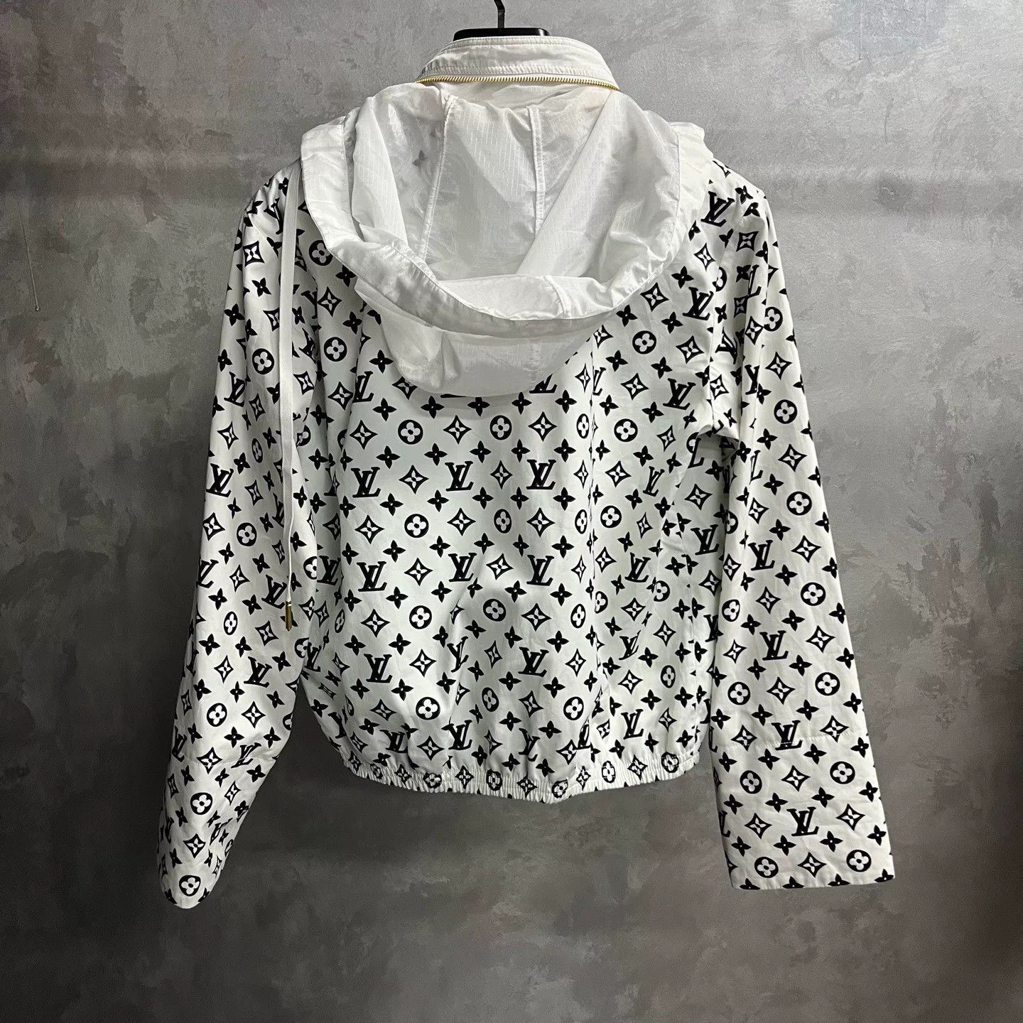 Louis Vuitton Louis Vuitton Retro White Jacket XS Women Size XS / US 0-2 / IT 36-38 - 2 Thumbnail