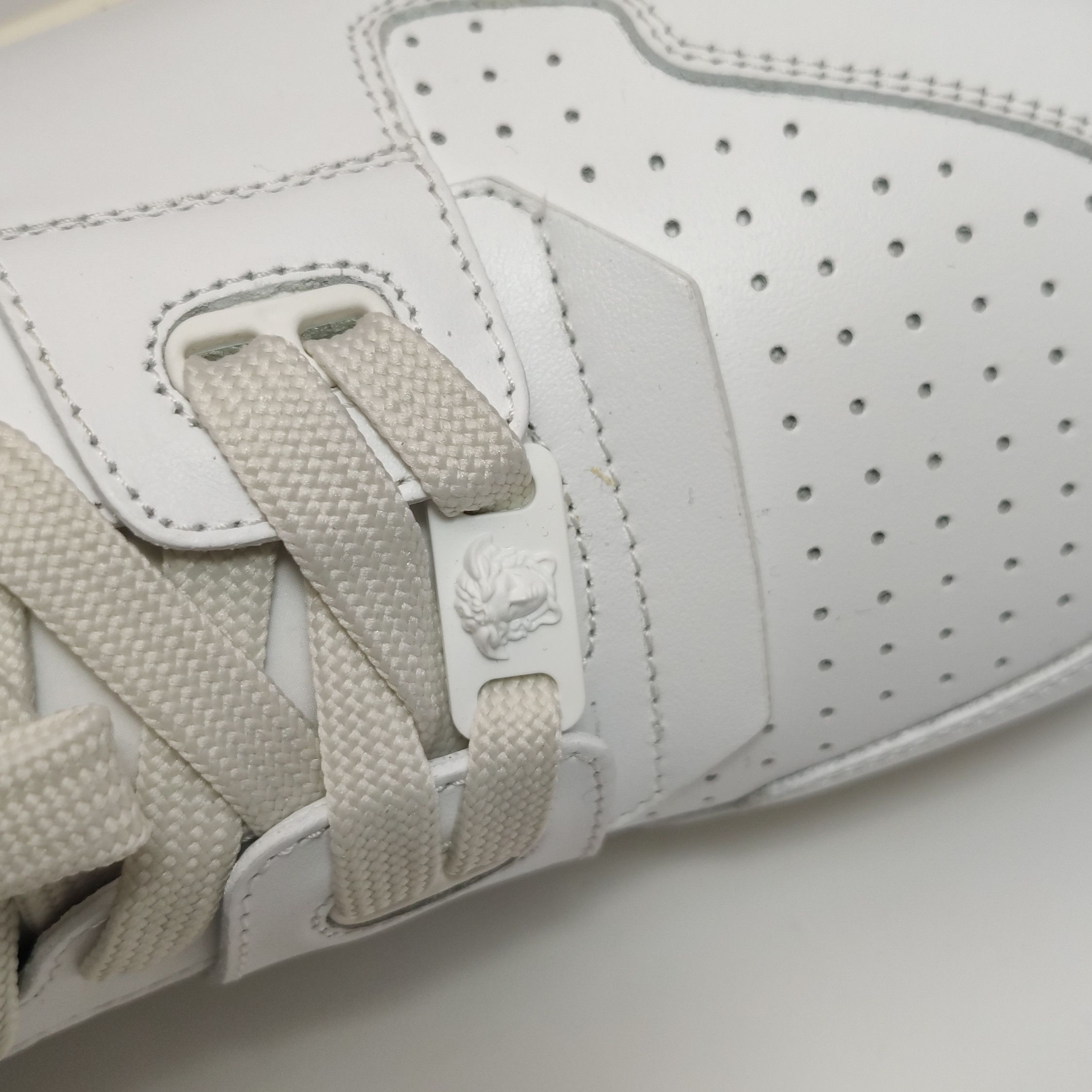 Versace Versace Medusa Head Leather Sneakers Size 46 Size US 13 / EU 46 - 8 Thumbnail