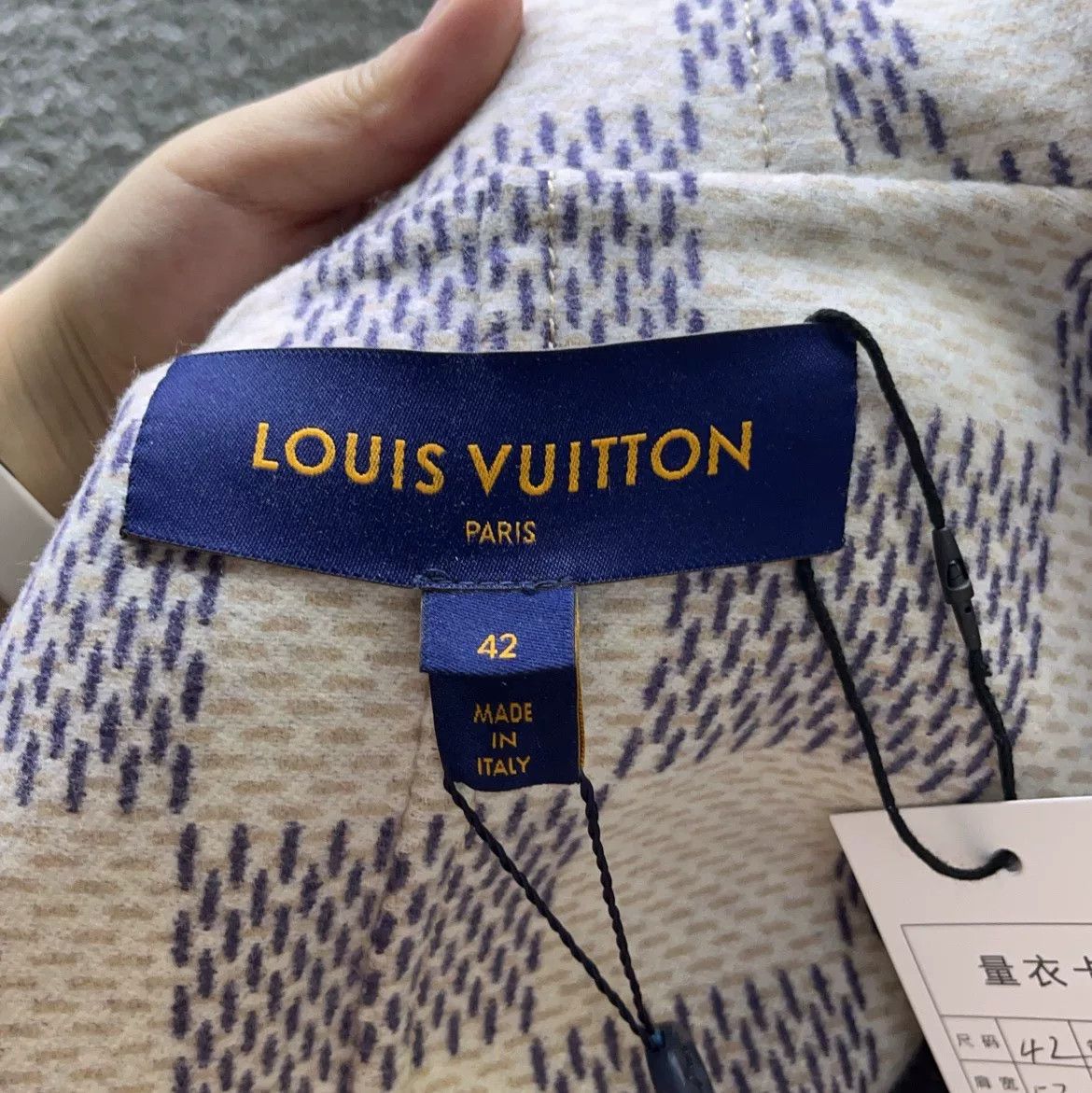 Louis Vuitton Louis Vuitton Beige Coat L Women Size L / US 10 / IT 46 - 5 Thumbnail