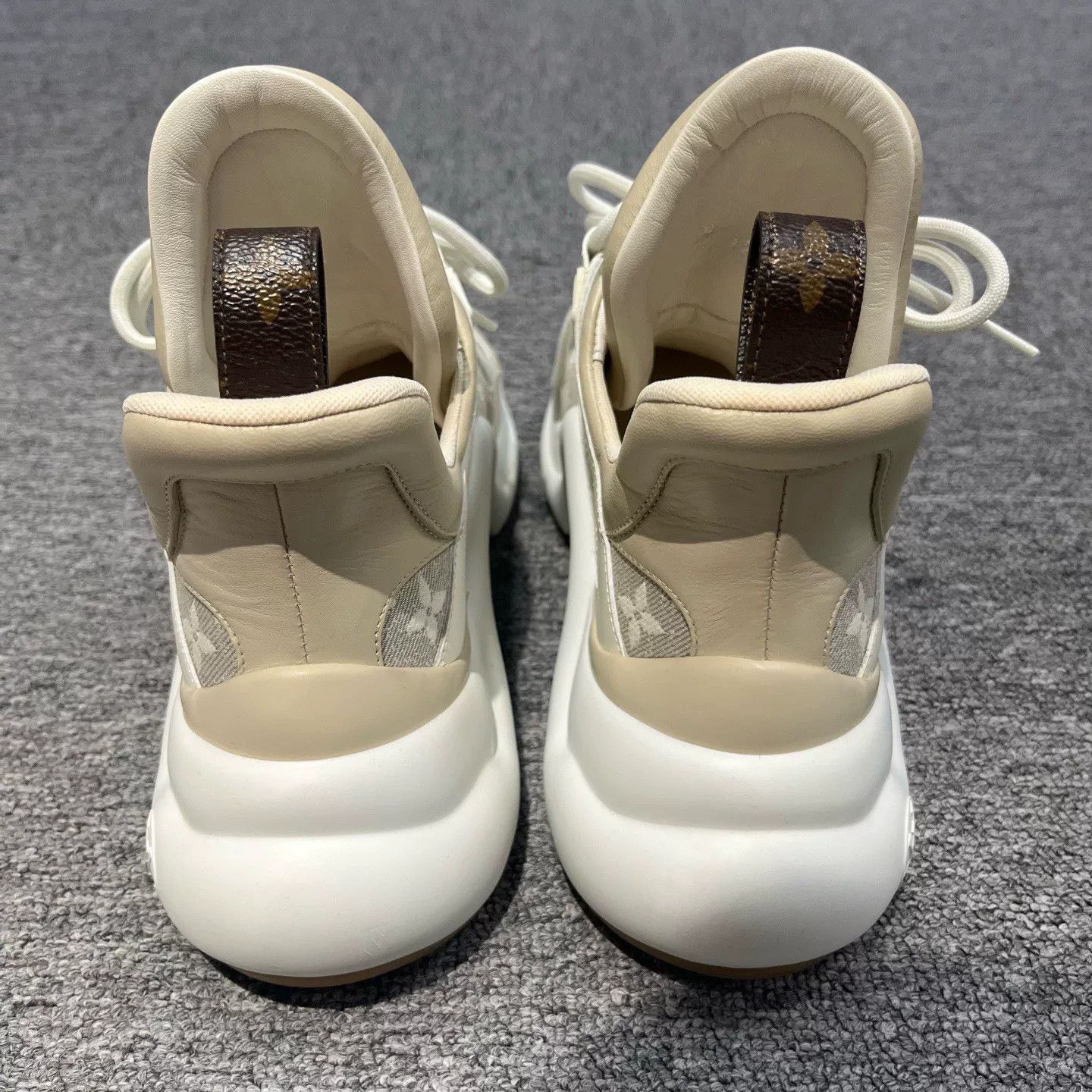 Louis Vuitton Louis Vuitton Denim Lowtop Sneakers us_7-5 Women Size US 7.5 / IT 37.5 - 3 Thumbnail