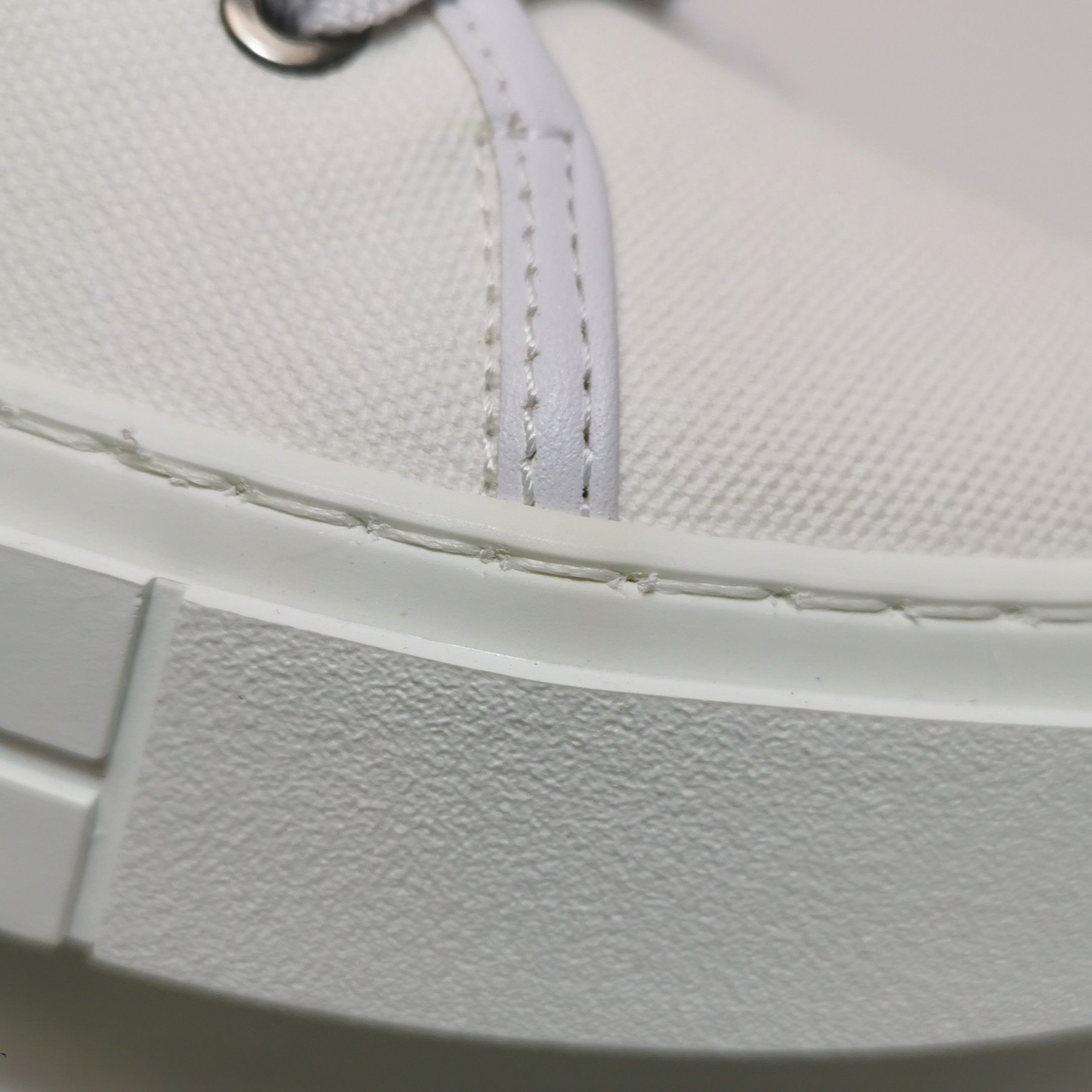 Salvatore Ferragamo Salvatore Ferragamo White Canvas Logo Sneakers 41 Size US 8 / EU 41 - 9 Thumbnail