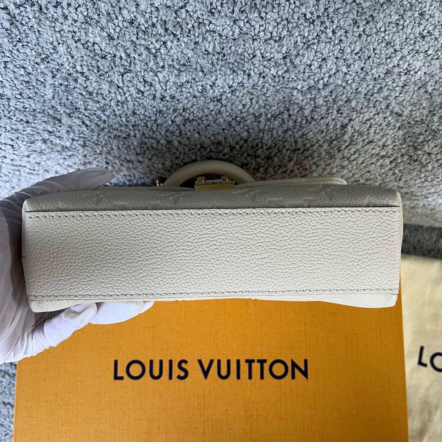 Louis Vuitton Louis Vuitton White Shoulder Bag OS Women Size ONE SIZE - 3 Thumbnail