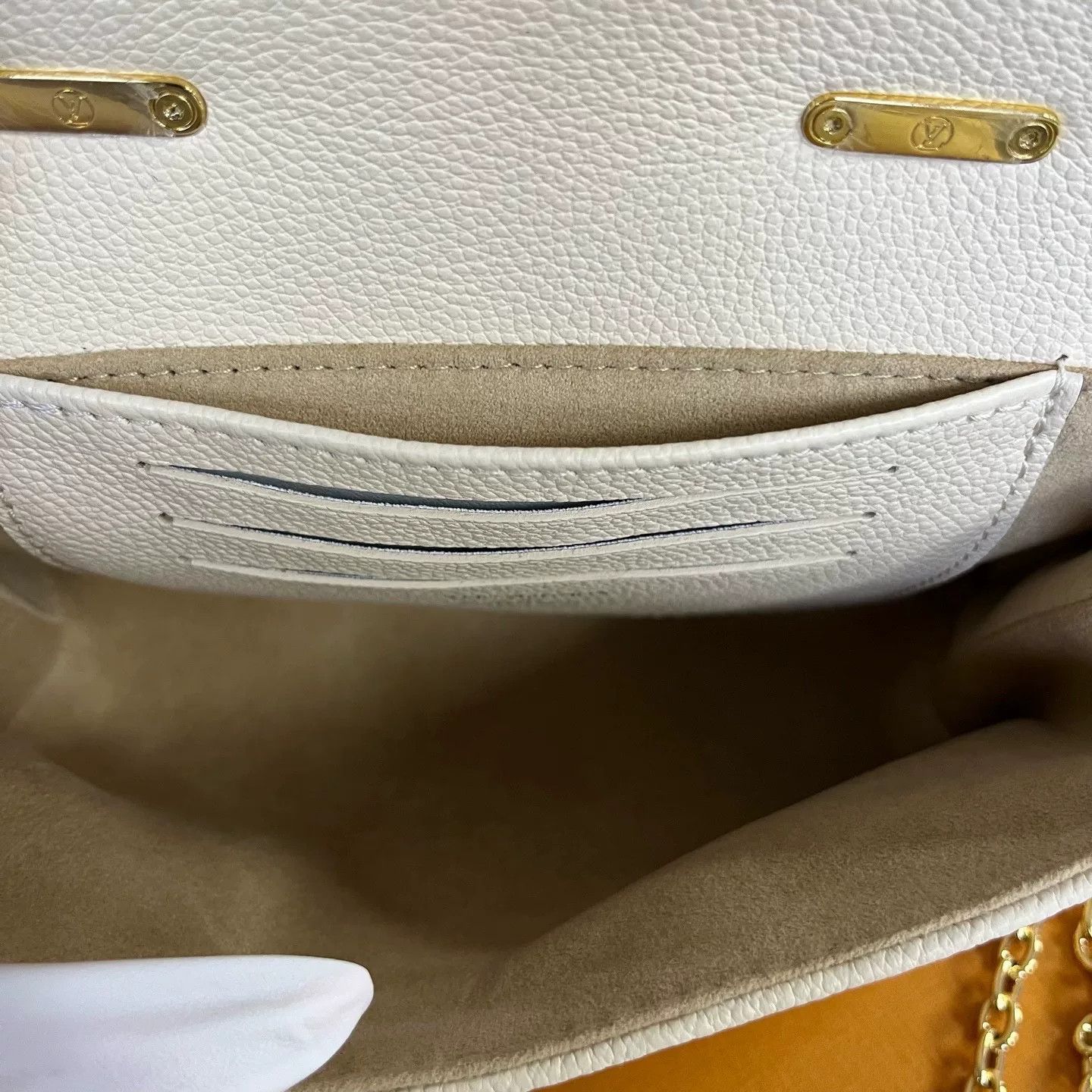 Louis Vuitton Louis Vuitton White Shoulder Bag OS Women Size ONE SIZE - 6 Thumbnail