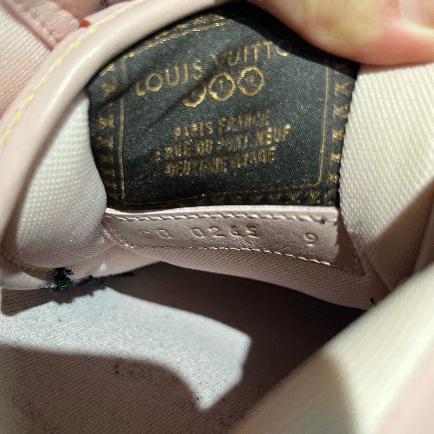 Louis Vuitton Louis Vuitton Leather Graphic Pink Lowtop Sneakers 10 Men Size US 10 / EU 43 - 4 Thumbnail