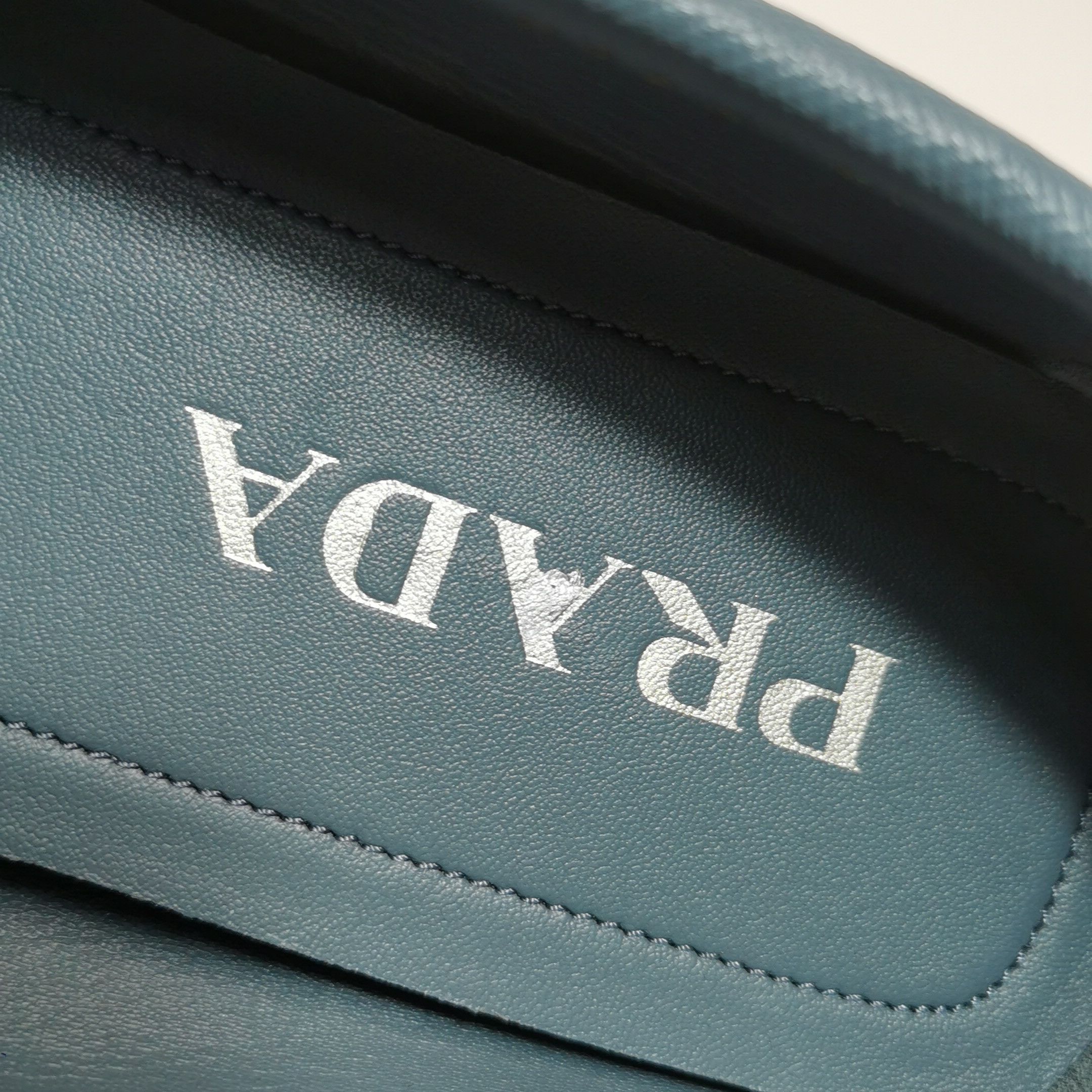 Prada Prada Saffiano Triangle Logo Driving Loafers 39.5 Size US 6 / EU 39 - 10 Thumbnail