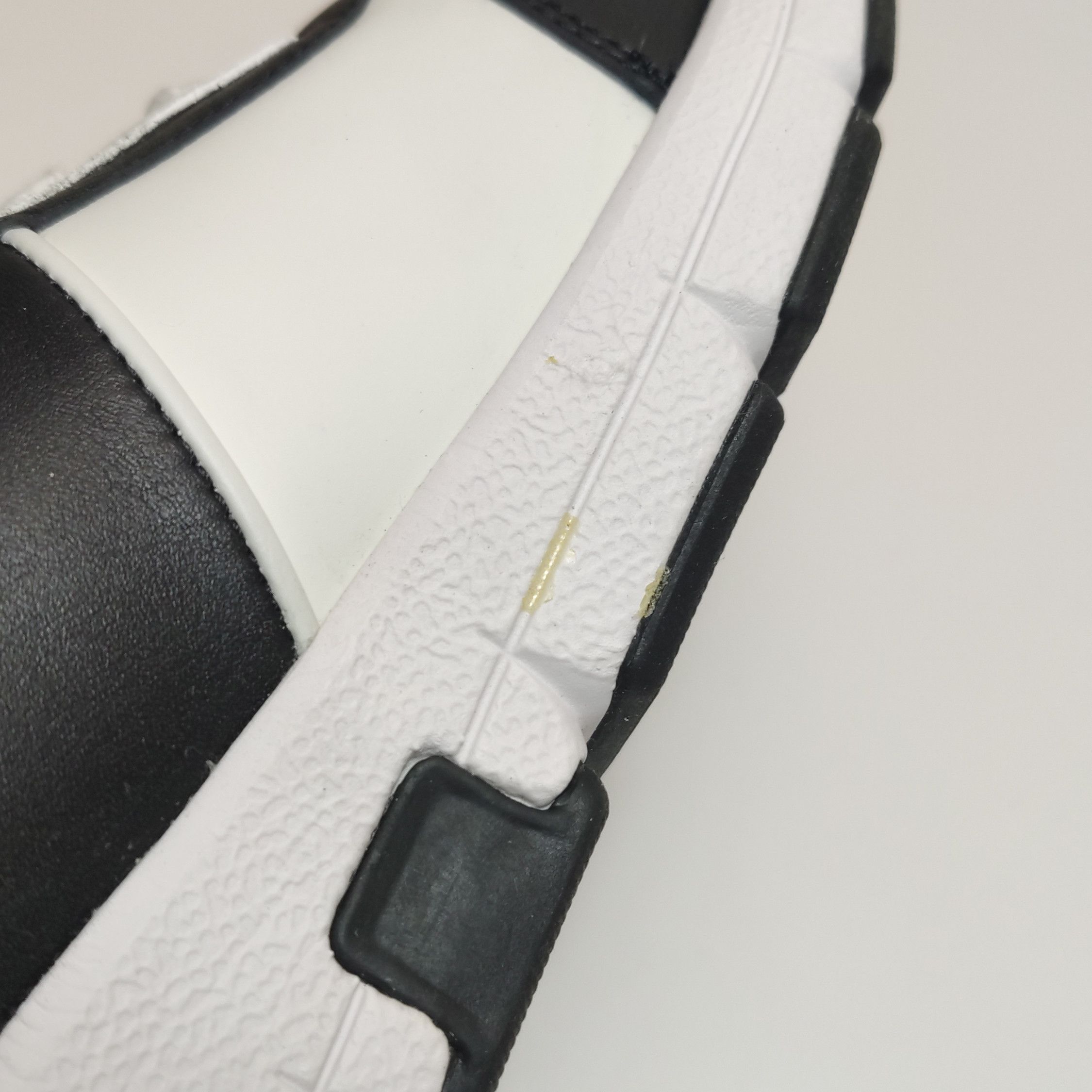 Gucci Gucci Interlocking G Leather Sneakers 47.5 Size US 14 / EU 47 - 8 Thumbnail