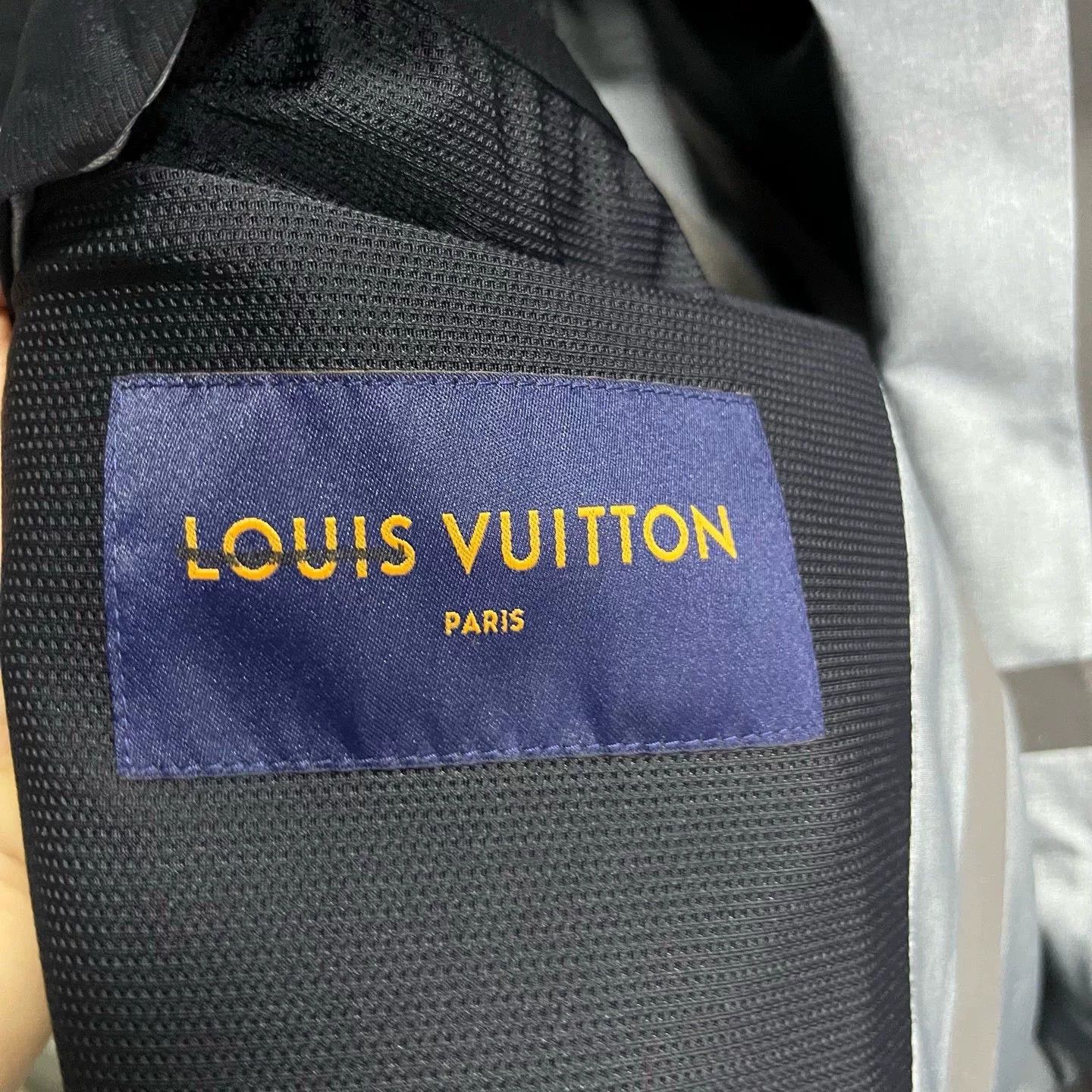 Louis Vuitton Louis Vuitton Retro Printed Light Jacket xs Men Size US XS / EU 42 / 0 - 3 Thumbnail