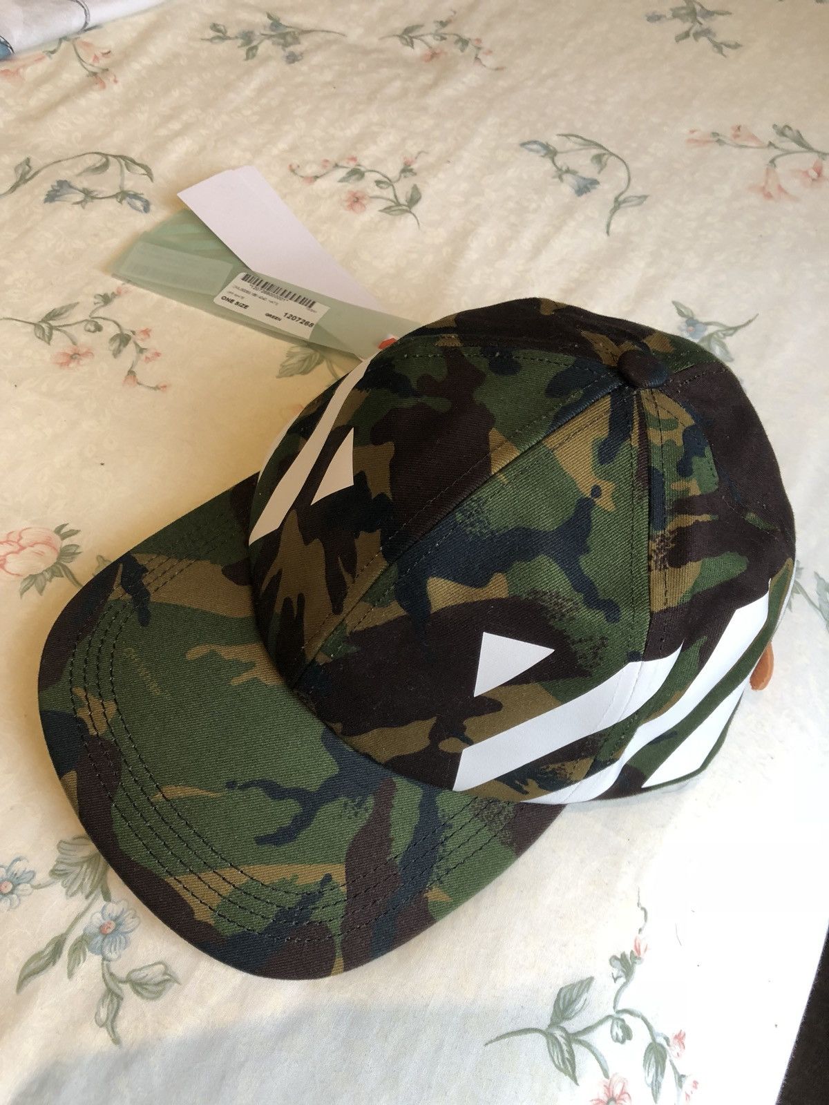 Off white camo hat deals