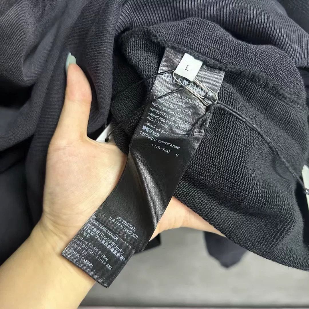 Balenciaga Balenciaga Retro Printed Black Hoodie l Men Size US L / EU 52-54 / 3 - 4 Thumbnail