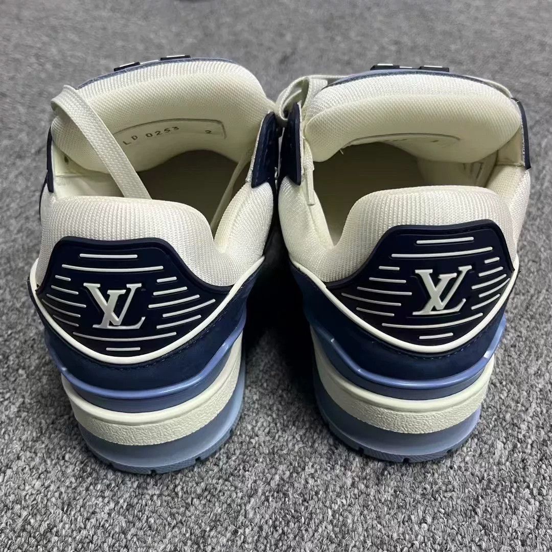 Louis Vuitton Louis Vuitton Blue Lowtop Sneakers us_5-5 Women Size US 5.5 / IT 35.5 - 3 Thumbnail