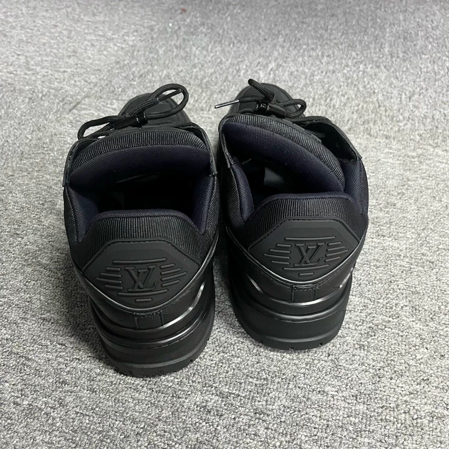 Louis Vuitton Louis Vuitton Leather Black Lowtop Sneakers 9 Men Size US 9 / EU 42 - 3 Thumbnail