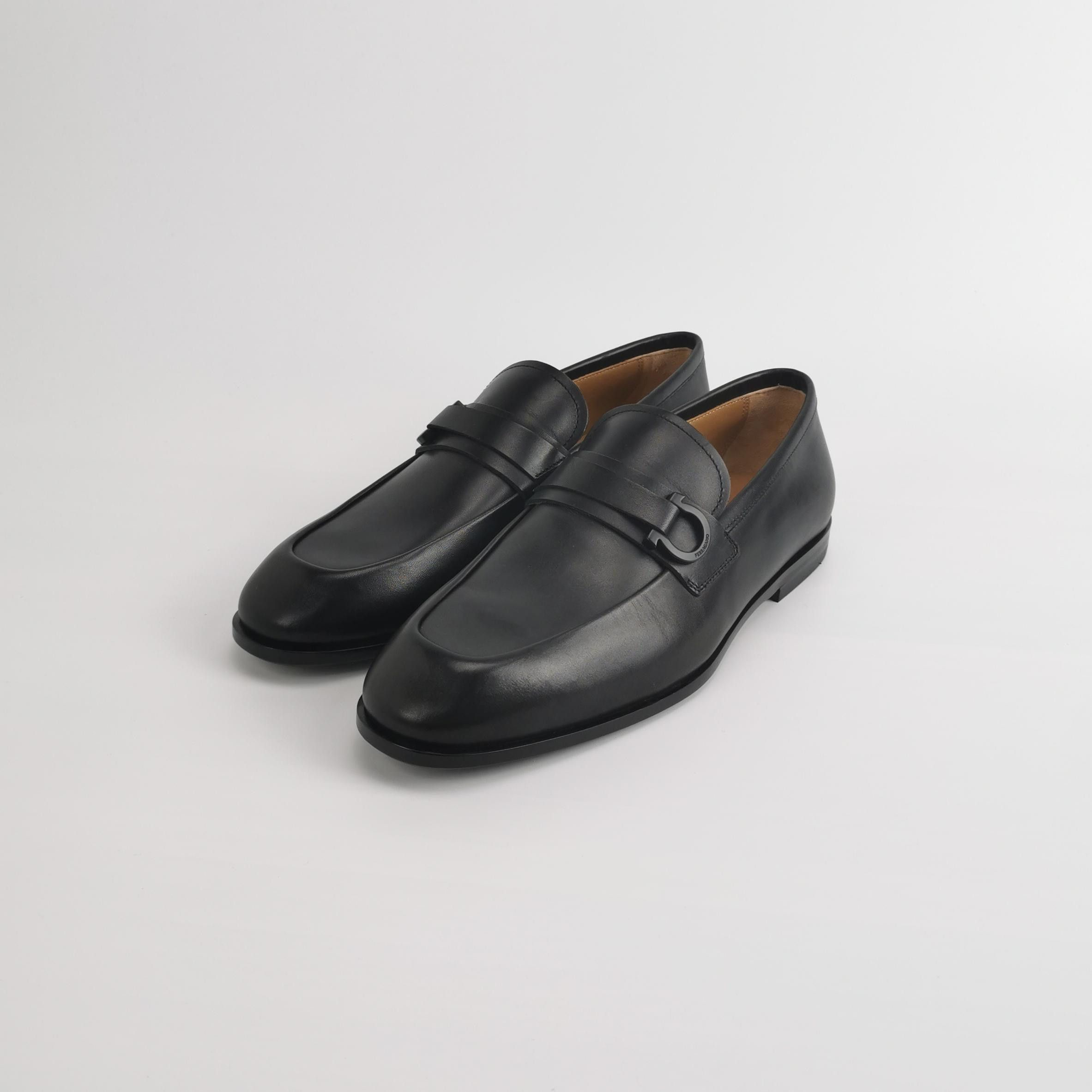 Salvatore Ferragamo Salvatore Ferragamo Gancini Leather Loafers Size 7.5 Size US 7 / EU 40 - 3 Thumbnail