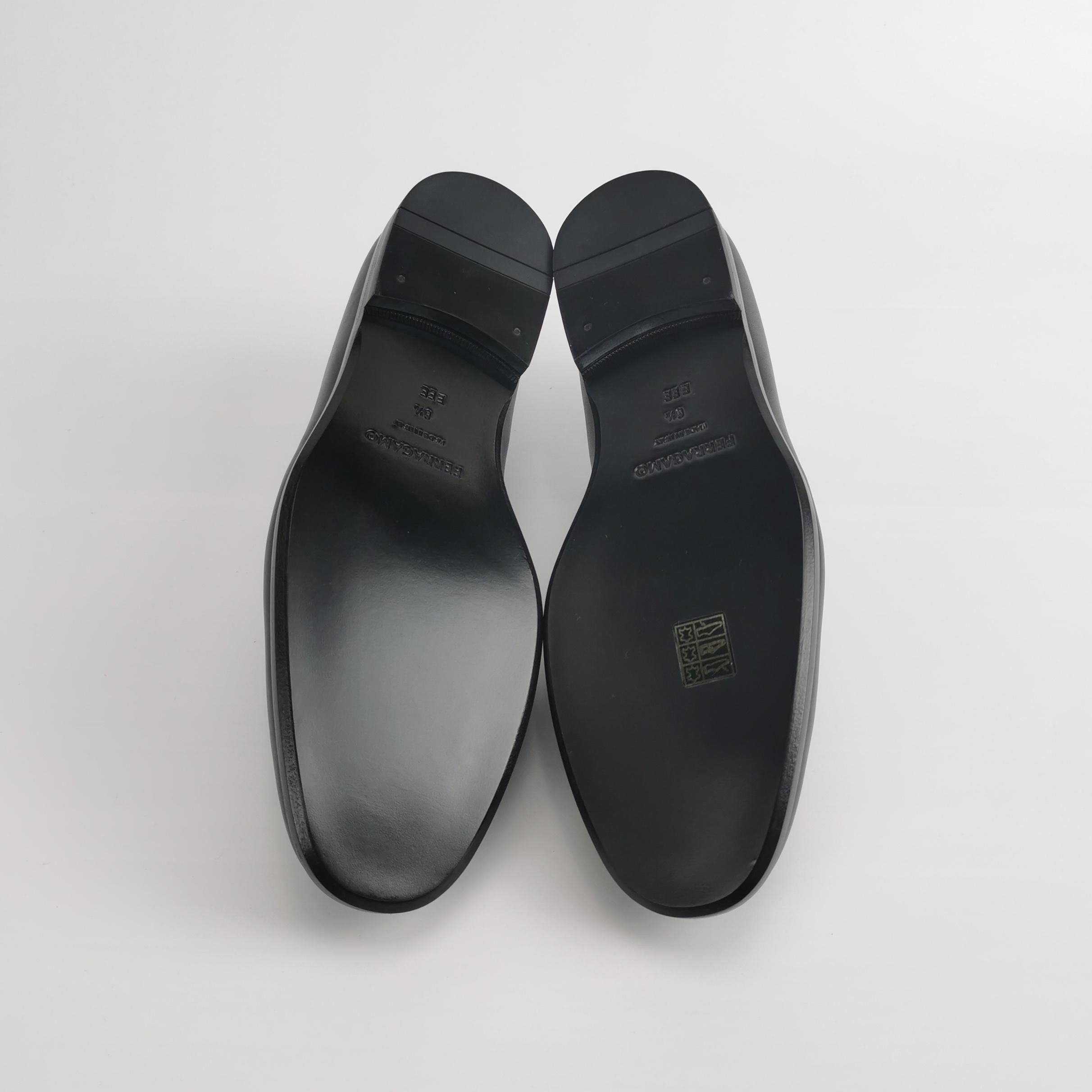 Salvatore Ferragamo Salvatore Ferragamo Gancini Leather Loafers Size 7.5 Size US 7 / EU 40 - 6 Thumbnail
