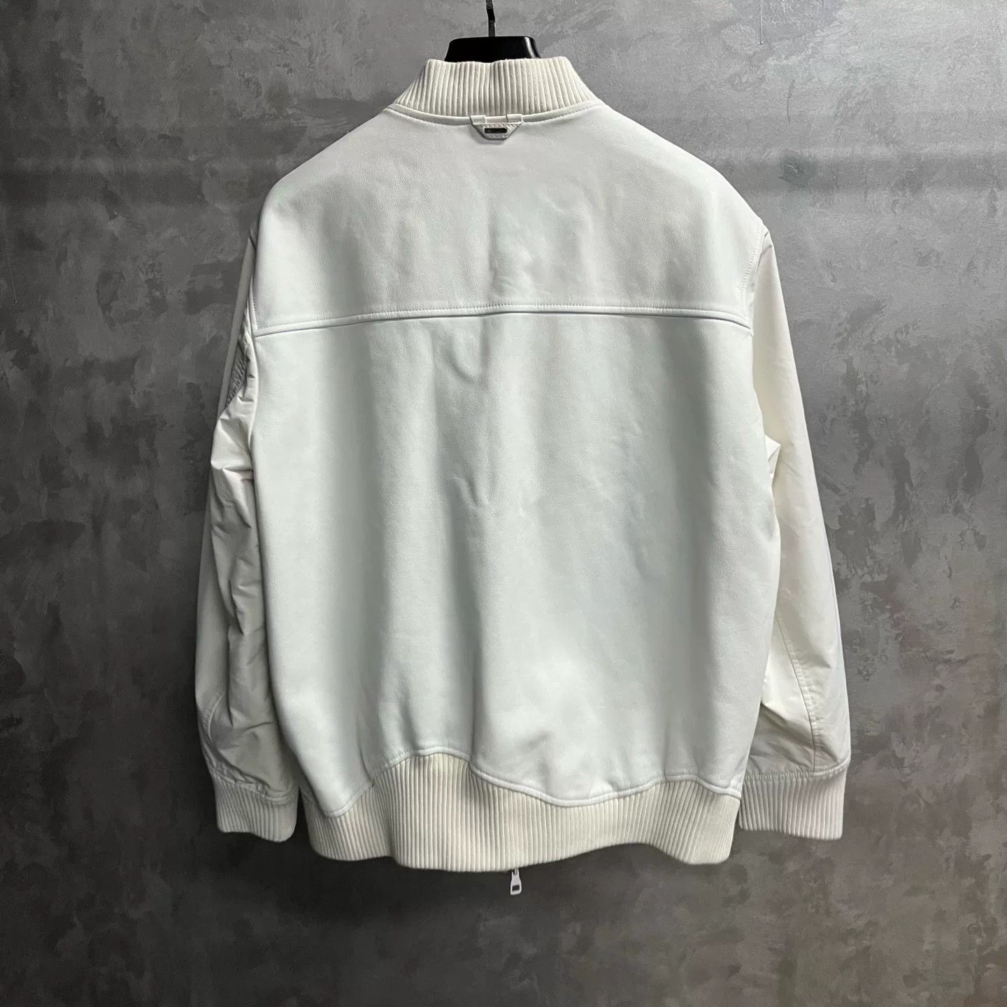 Louis Vuitton Louis Vuitton Leather Printed White Light Jacket m Men Size US M / EU 48-50 / 2 - 2 Thumbnail
