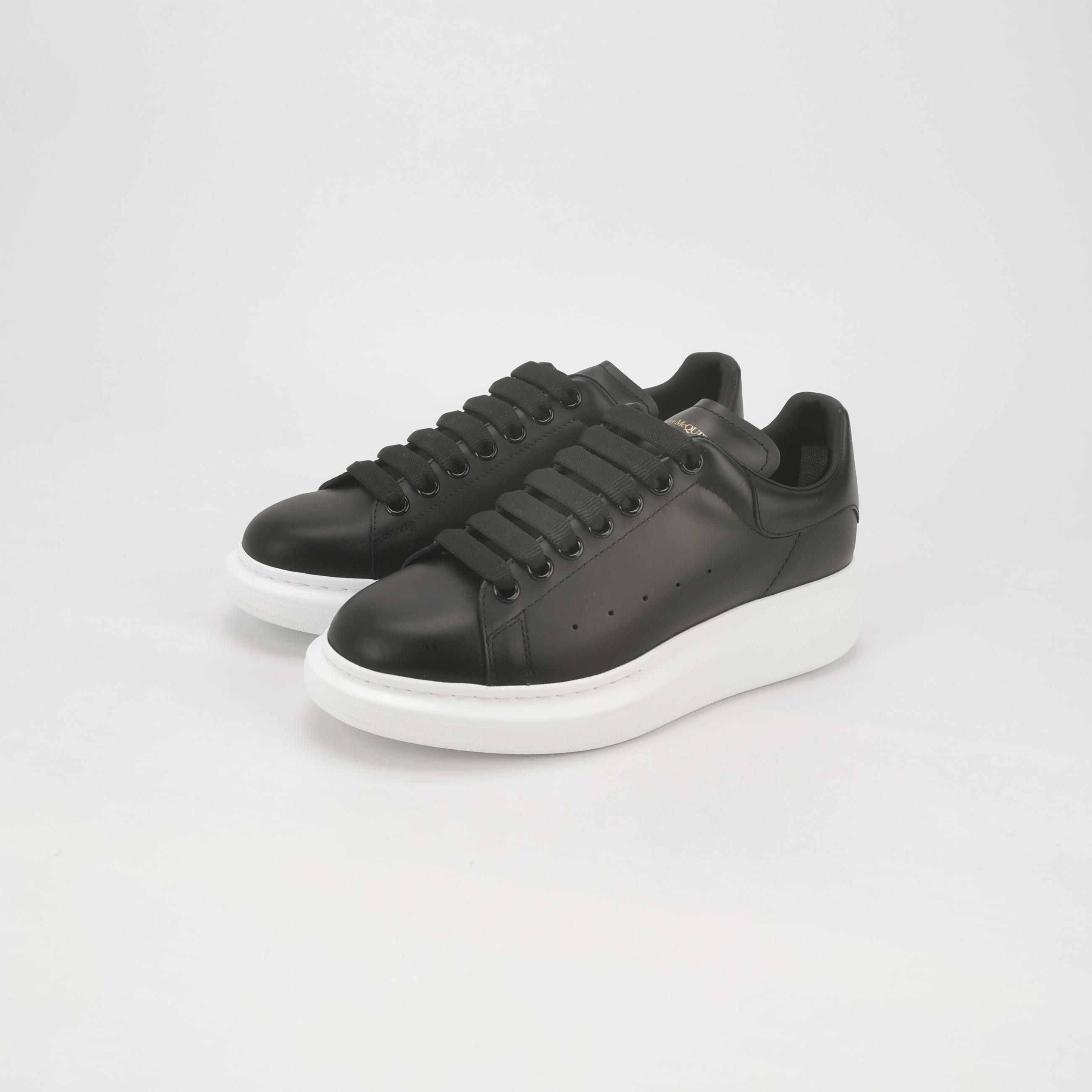 Alexander McQueen Alexander McQueen Black Leather Oversized Sneakers 41 Size US 8 / EU 41 - 3 Thumbnail