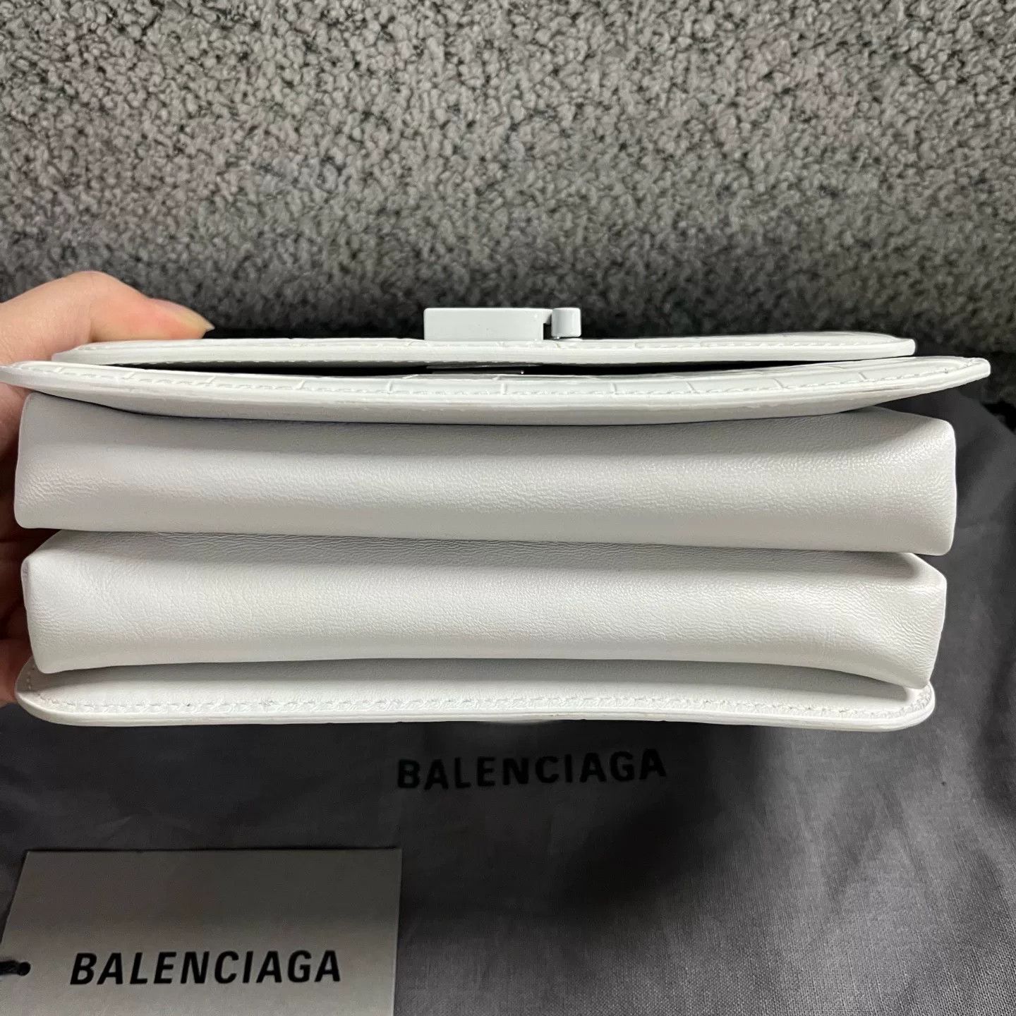Balenciaga Balenciaga Retro Graphic White Shoulder Bag OS Women Size ONE SIZE - 2 Thumbnail