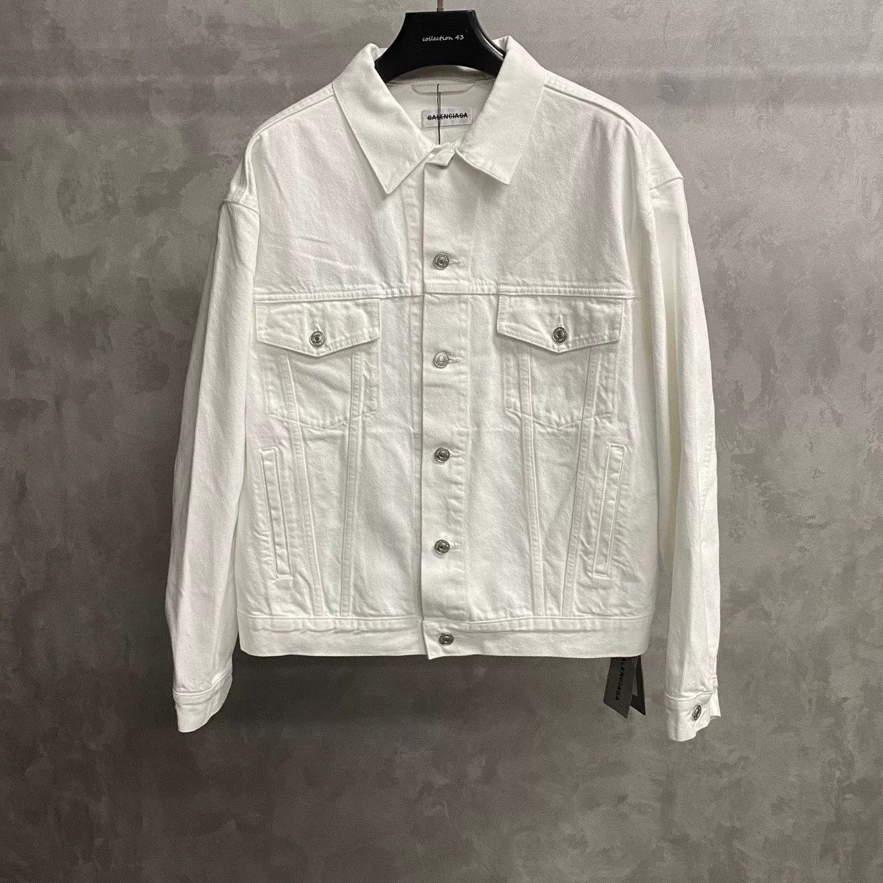 Balenciaga Balenciaga Retro Graphic White Light Jacket xs Men Size US XS / EU 42 / 0 - 2 Thumbnail