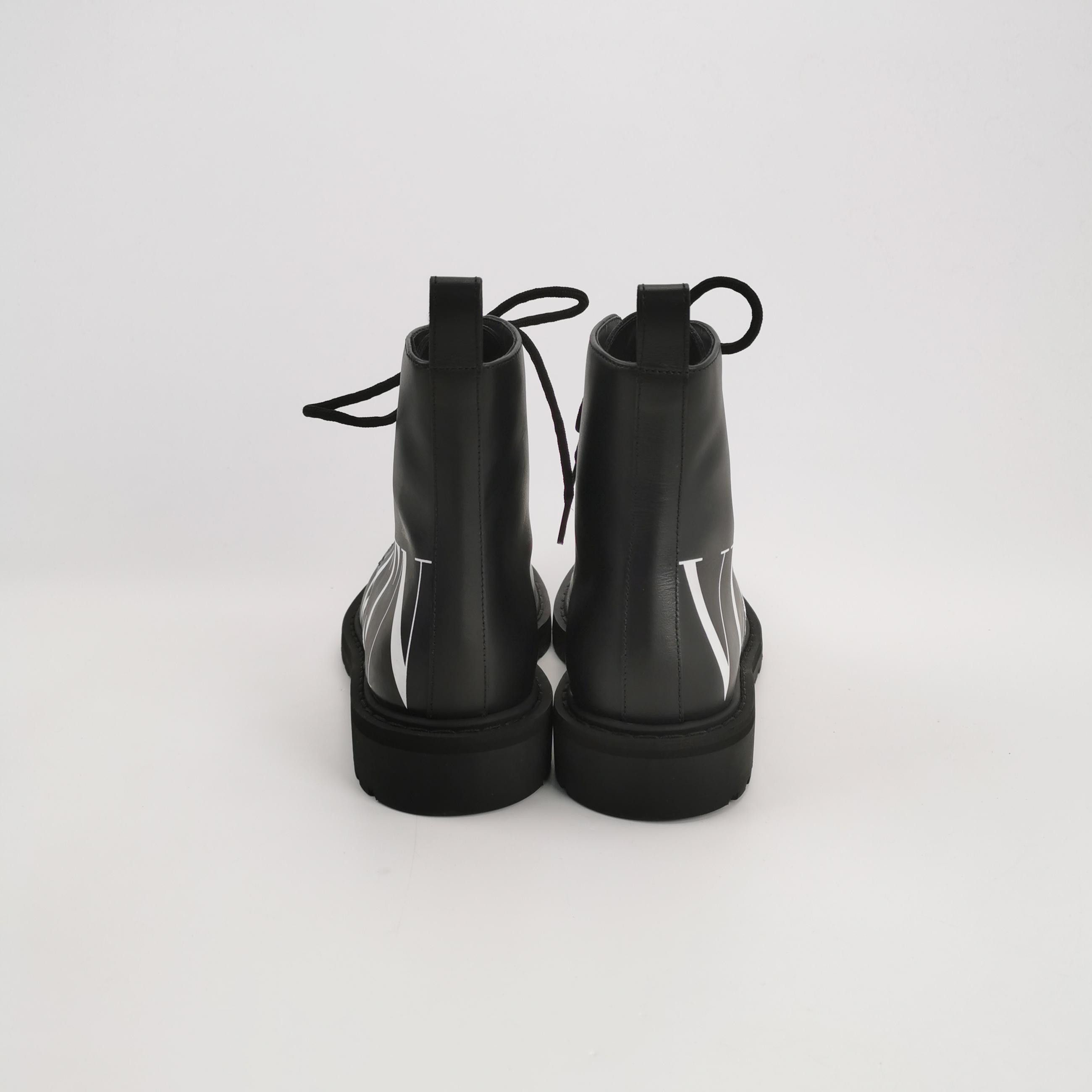 Valentino Valentino VLTN Logo Leather Combat Boots EU 41 Size US 8 / EU 41 - 5 Thumbnail