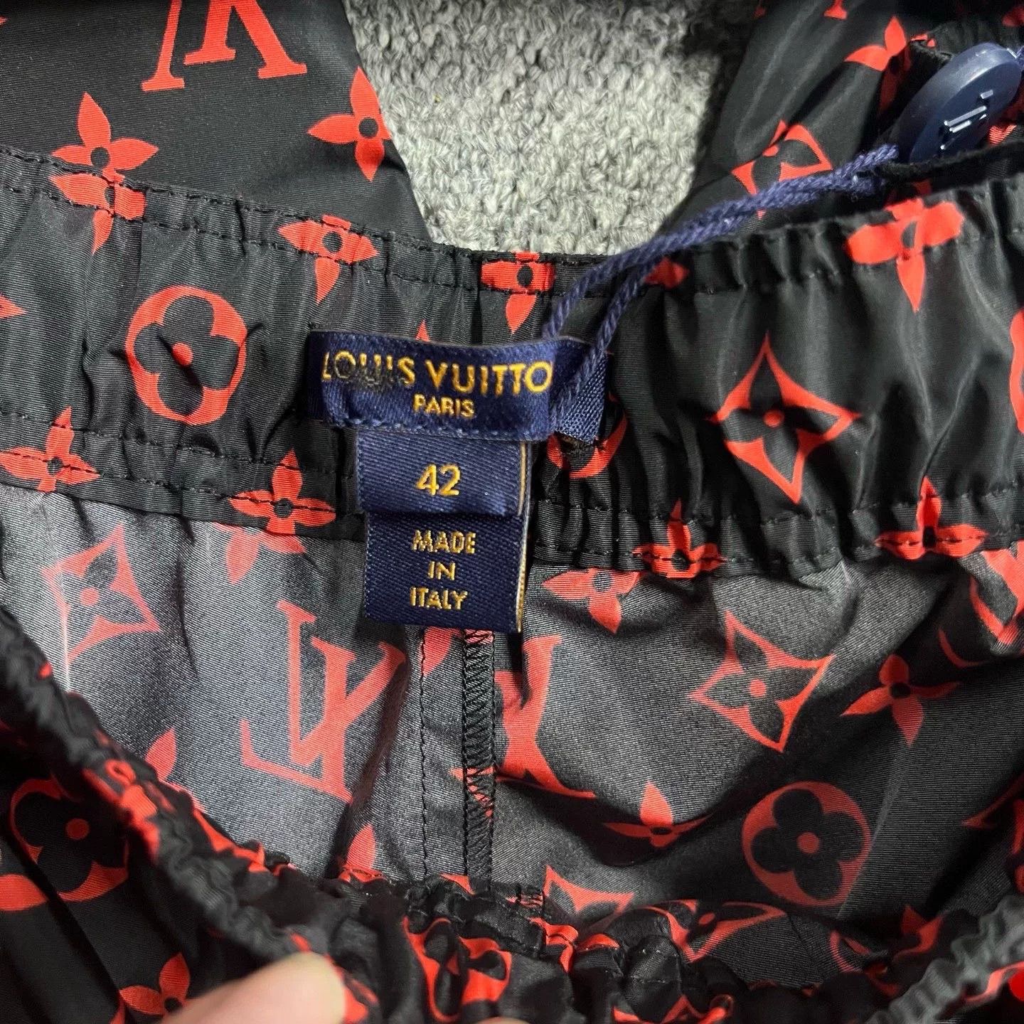 Louis Vuitton Louis Vuitton Printed Slim Red Sweatpants 28 Men Size US 28 / EU 44 - 4 Thumbnail