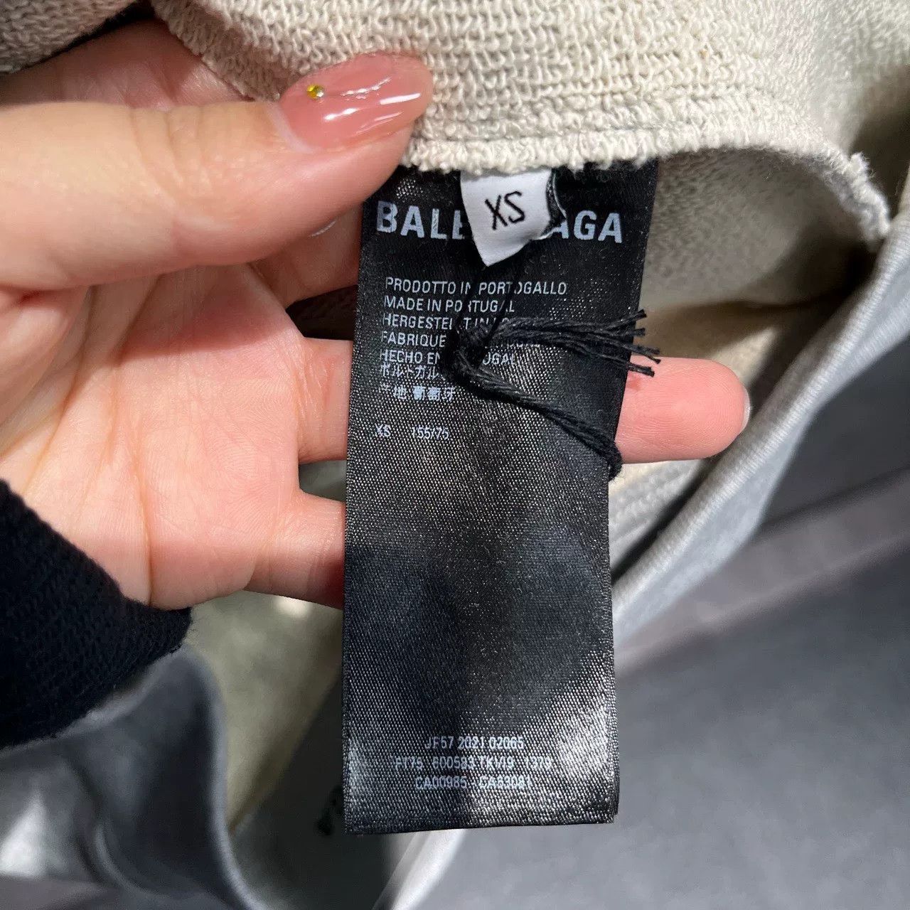 Balenciaga Balenciaga Embroidered Graphic Gray Hoodie xs Men Size US XS / EU 42 / 0 - 4 Thumbnail