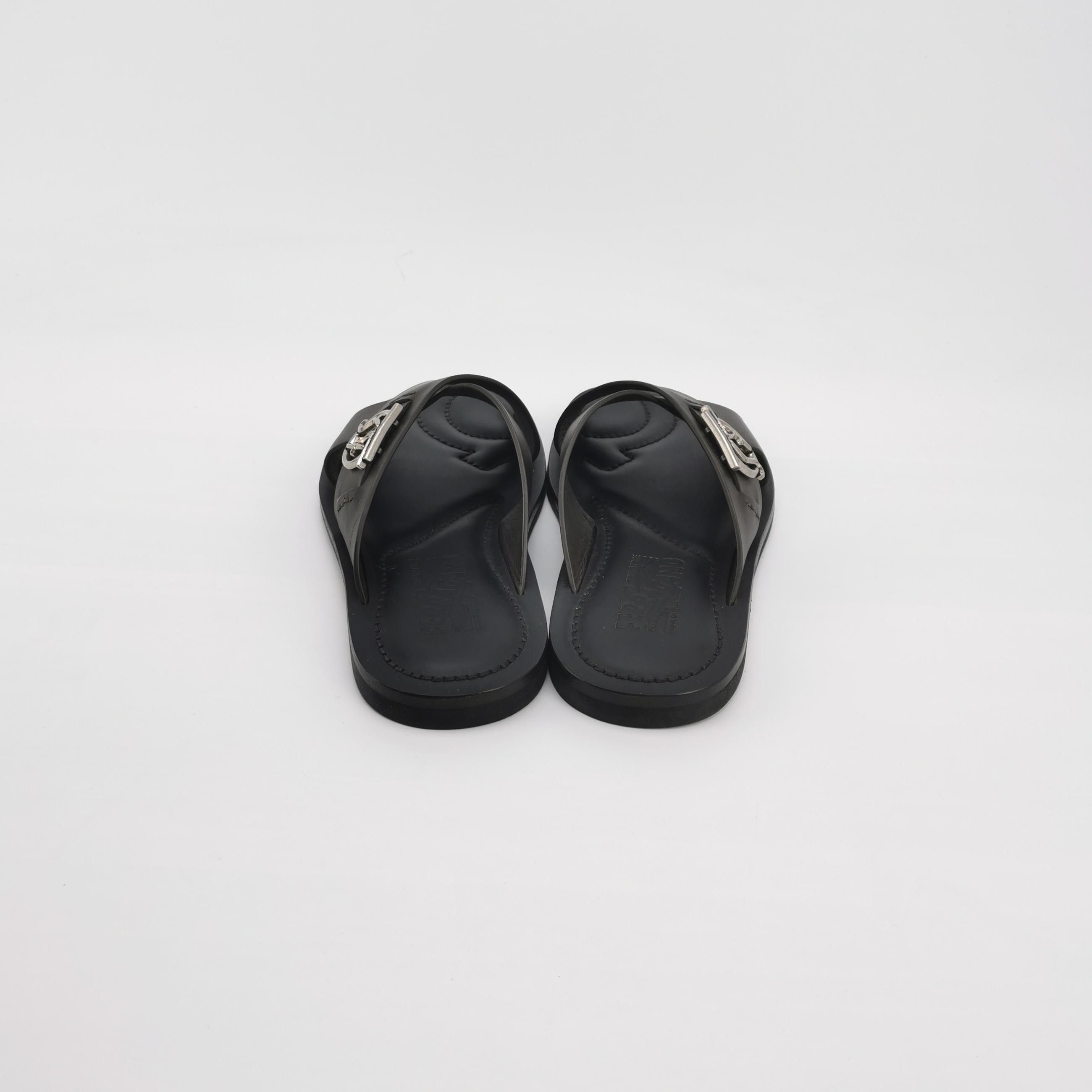 Salvatore Ferragamo Salvatore Ferragamo Gancini Leather Sandals US 8 Size US 8 / EU 41 - 5 Thumbnail