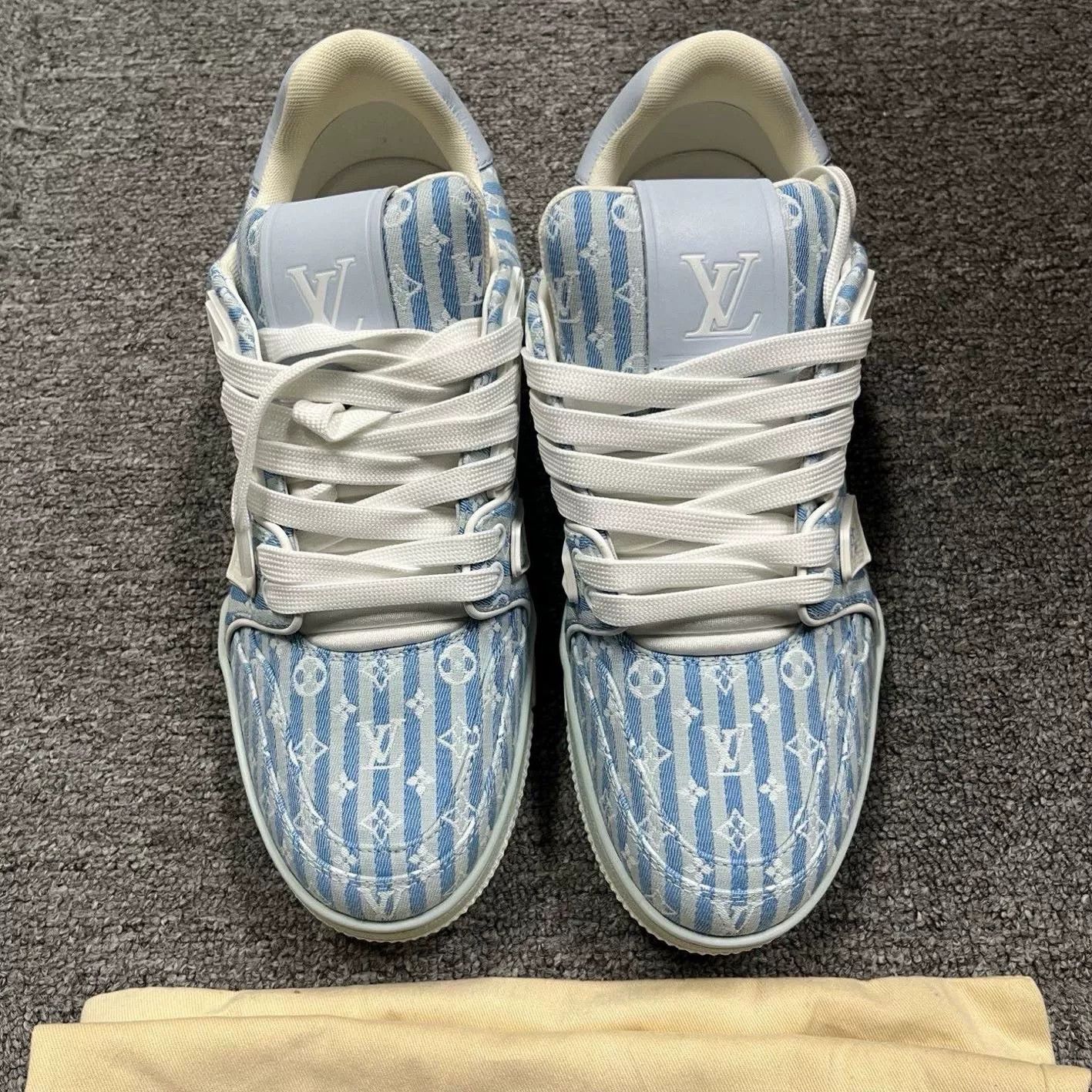 Louis Vuitton Louis Vuitton Blue Lowtop Sneakers 7 Men Size US 7 / EU 40 - 2 Thumbnail