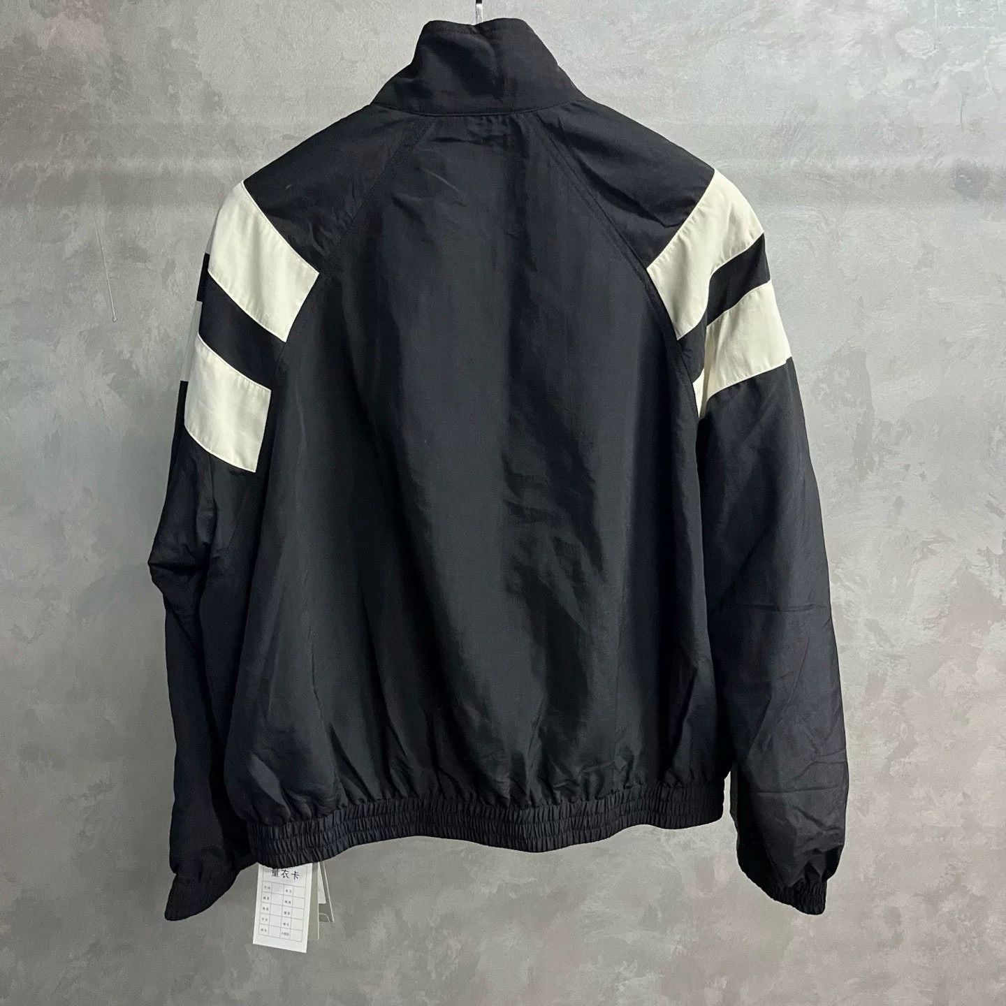Balenciaga Balenciaga Retro Printed Black Hoodie m Men Size US M / EU 48-50 / 2 - 2 Thumbnail