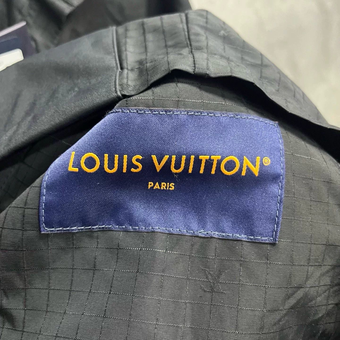 Louis Vuitton Louis Vuitton Retro Printed Black Shirt s Men Size US S / EU 44-46 / 1 - 4 Thumbnail