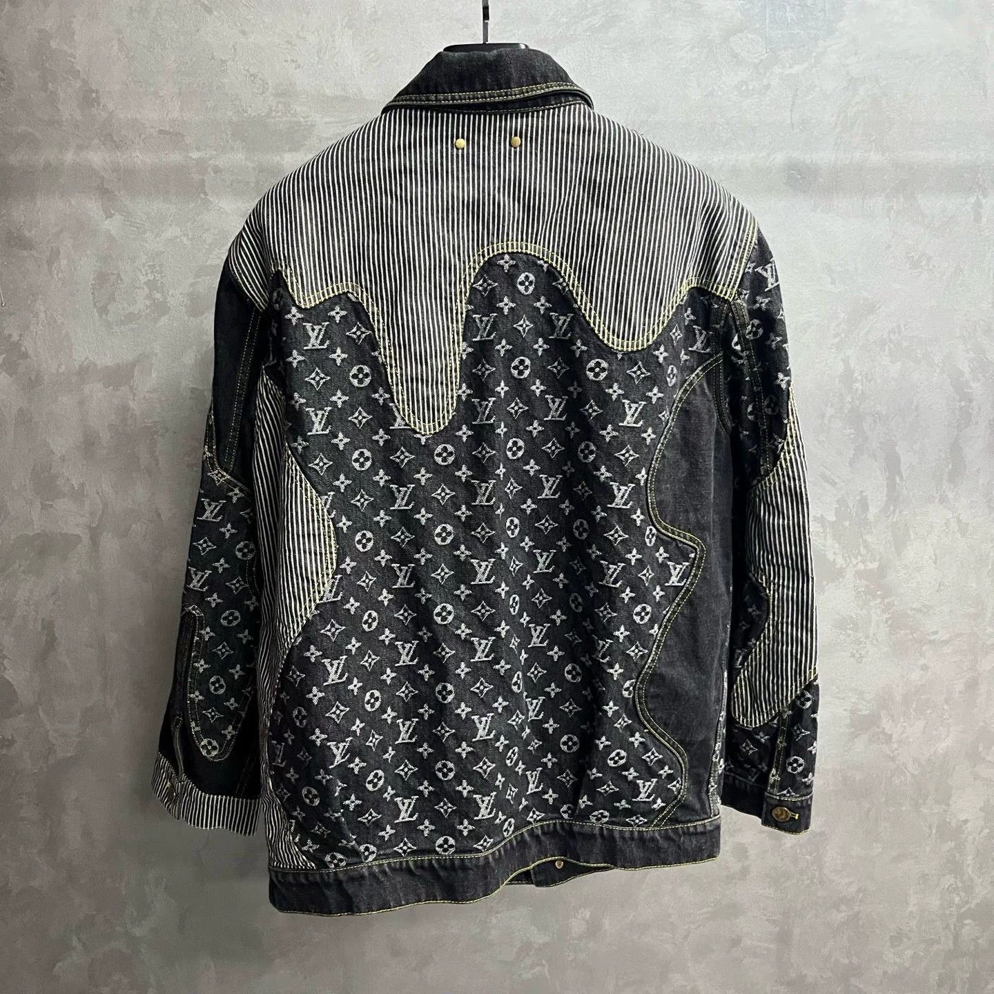 Louis Vuitton Louis Vuitton Patchwork Black Light Jacket xs Men Size US M / EU 48-50 / 2 - 2 Thumbnail