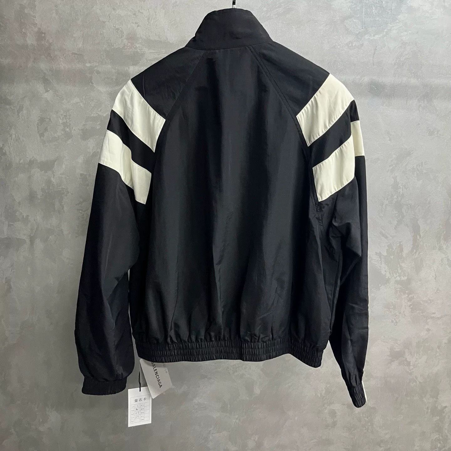 Balenciaga Balenciaga Retro Printed Black Hoodie s Men Size US S / EU 44-46 / 1 - 2 Thumbnail