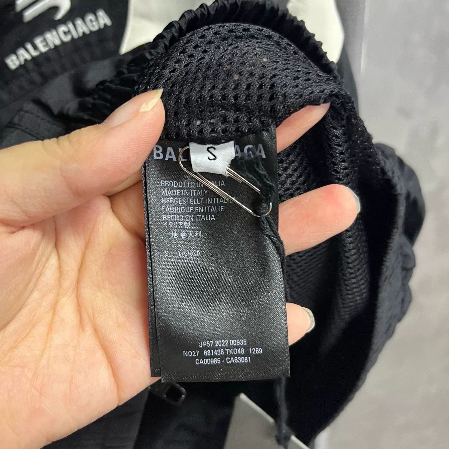 Balenciaga Balenciaga Retro Printed Black Hoodie s Men Size US S / EU 44-46 / 1 - 5 Thumbnail
