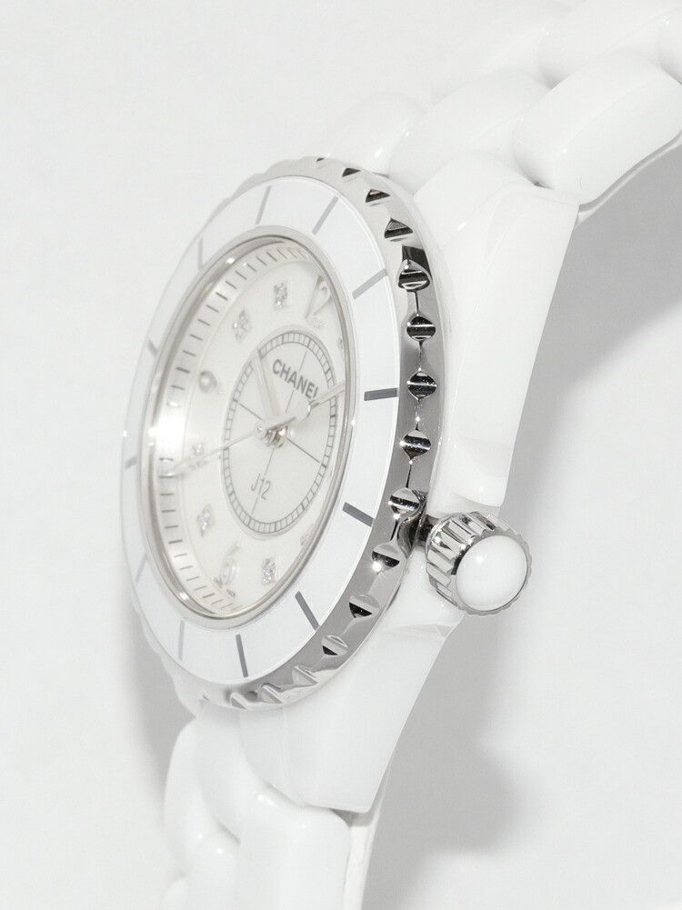 Chanel Chanel Chanel J12 White Ceramic Watch Glass / Ceramic Quartz H2422 DUTY FREE for USA Size ONE SIZE - 4 Thumbnail