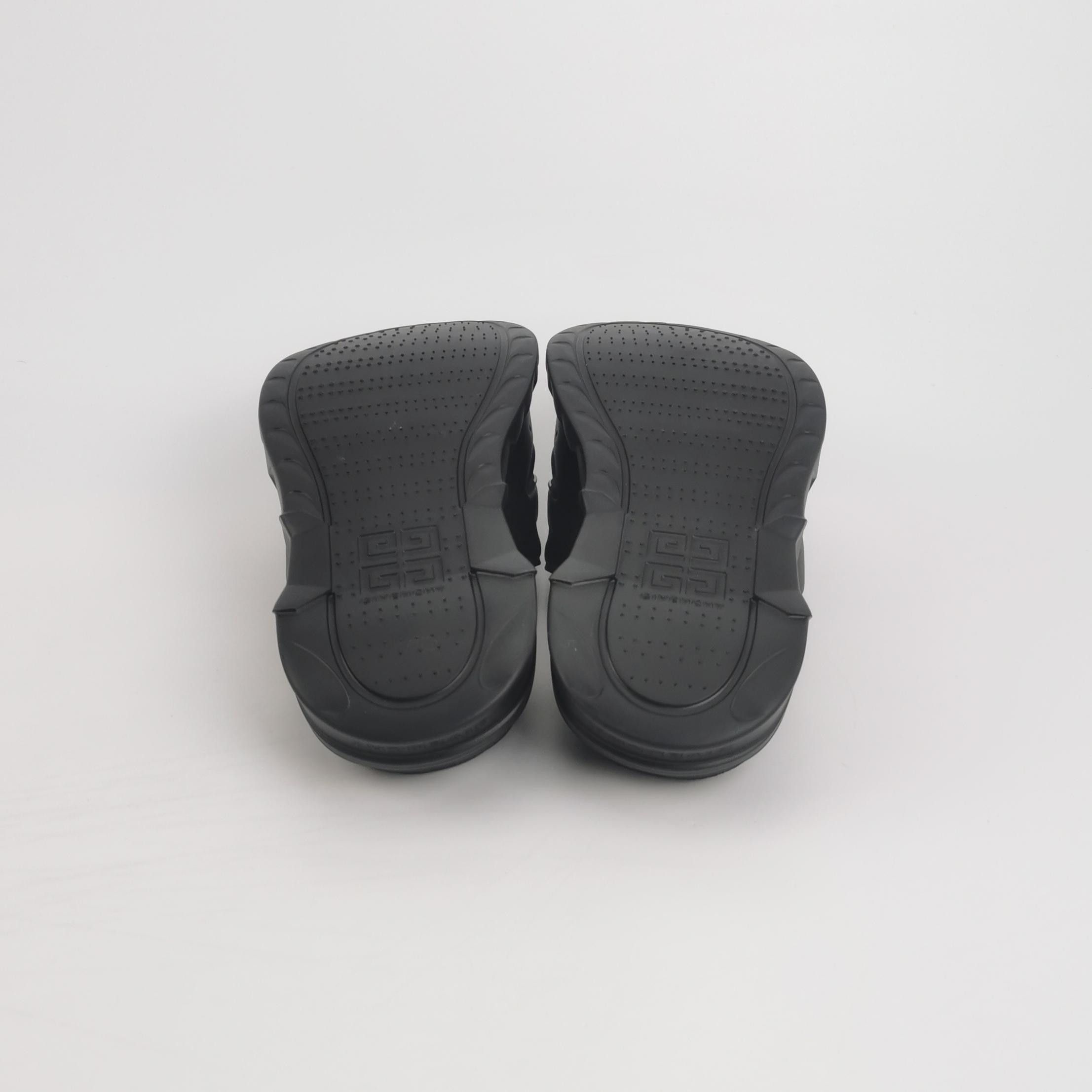 Givenchy Givenchy Black Marshmallow Slides Size 39 Size US 6 / EU 39 - 6 Thumbnail