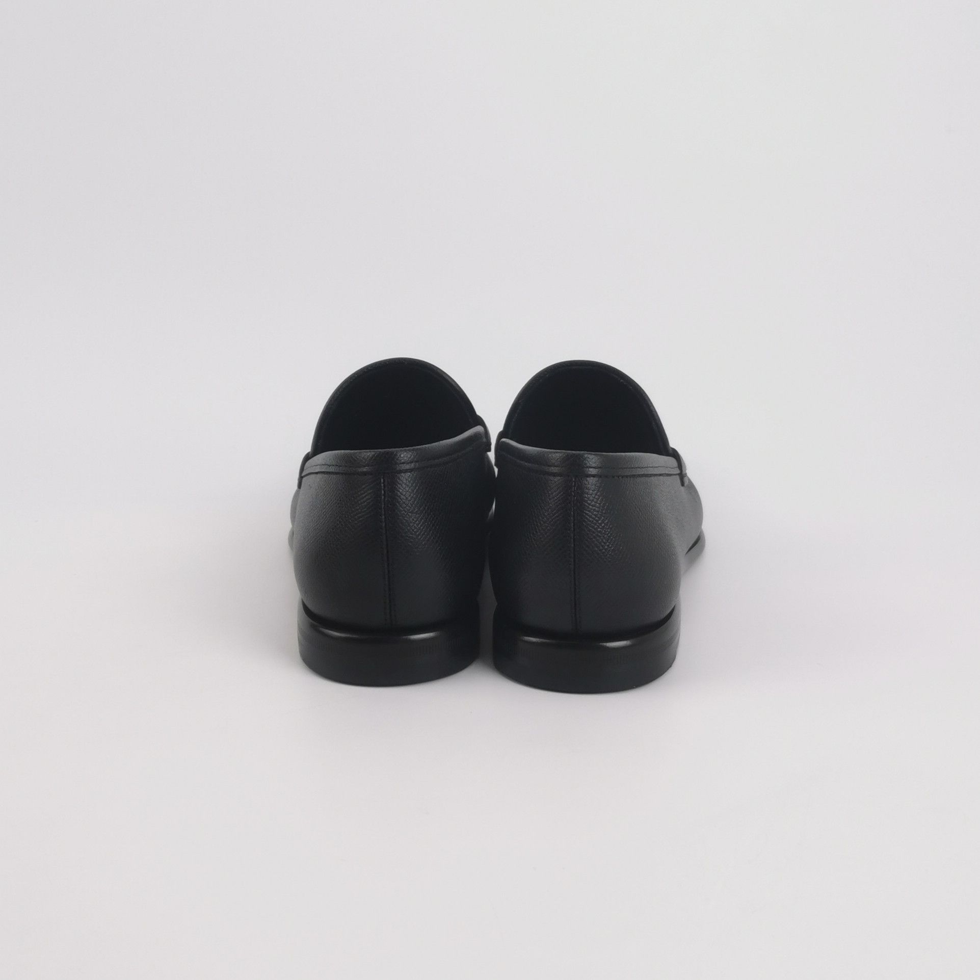 Salvatore Ferragamo Salvatore Ferragamo Gancini Buckle Leather Loafers 42 Size US 9 / EU 42 - 5 Thumbnail