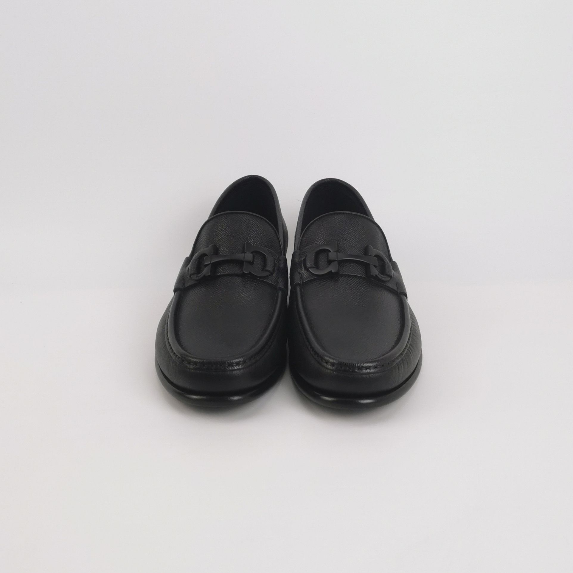 Salvatore Ferragamo Salvatore Ferragamo Gancini Buckle Leather Loafers 42 Size US 9 / EU 42 - 4 Thumbnail