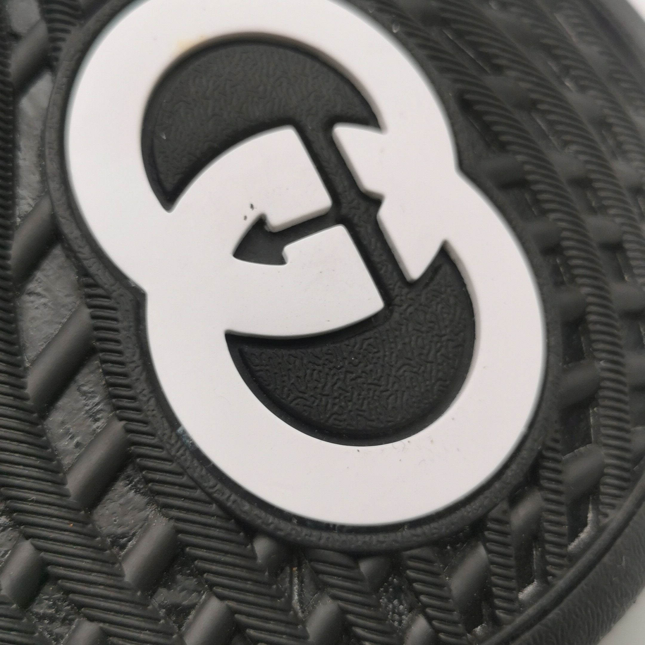 Gucci Gucci Black Interlocking G Run Sneakers 38.5 Size US 5.5 / EU 38 - 10 Thumbnail