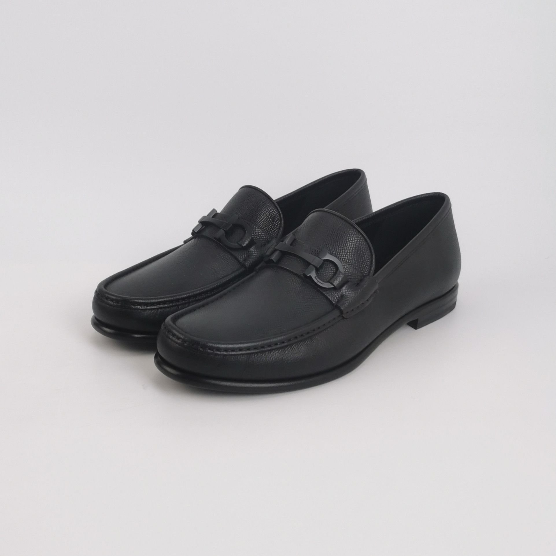 Salvatore Ferragamo Salvatore Ferragamo Gancini Leather Loafers 10 Size US 11 / EU 44 - 3 Thumbnail