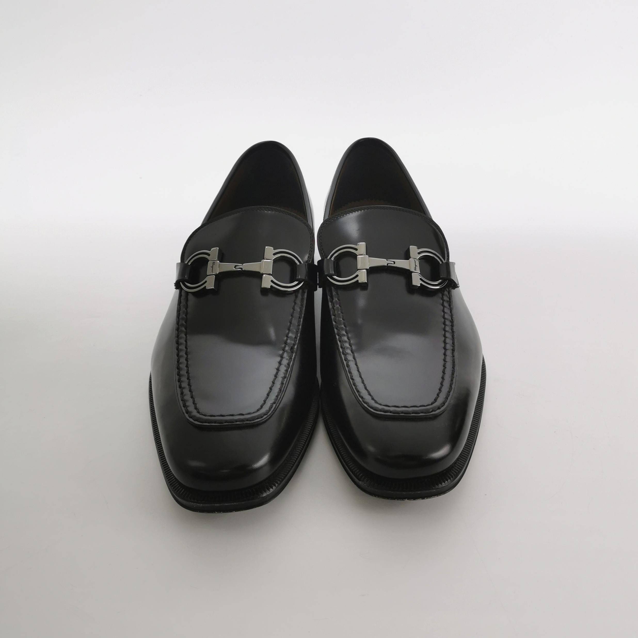 Salvatore Ferragamo Salvatore Ferragamo Gancini Buckle Loafers EU 42 Size US 9 / EU 42 - 4 Thumbnail