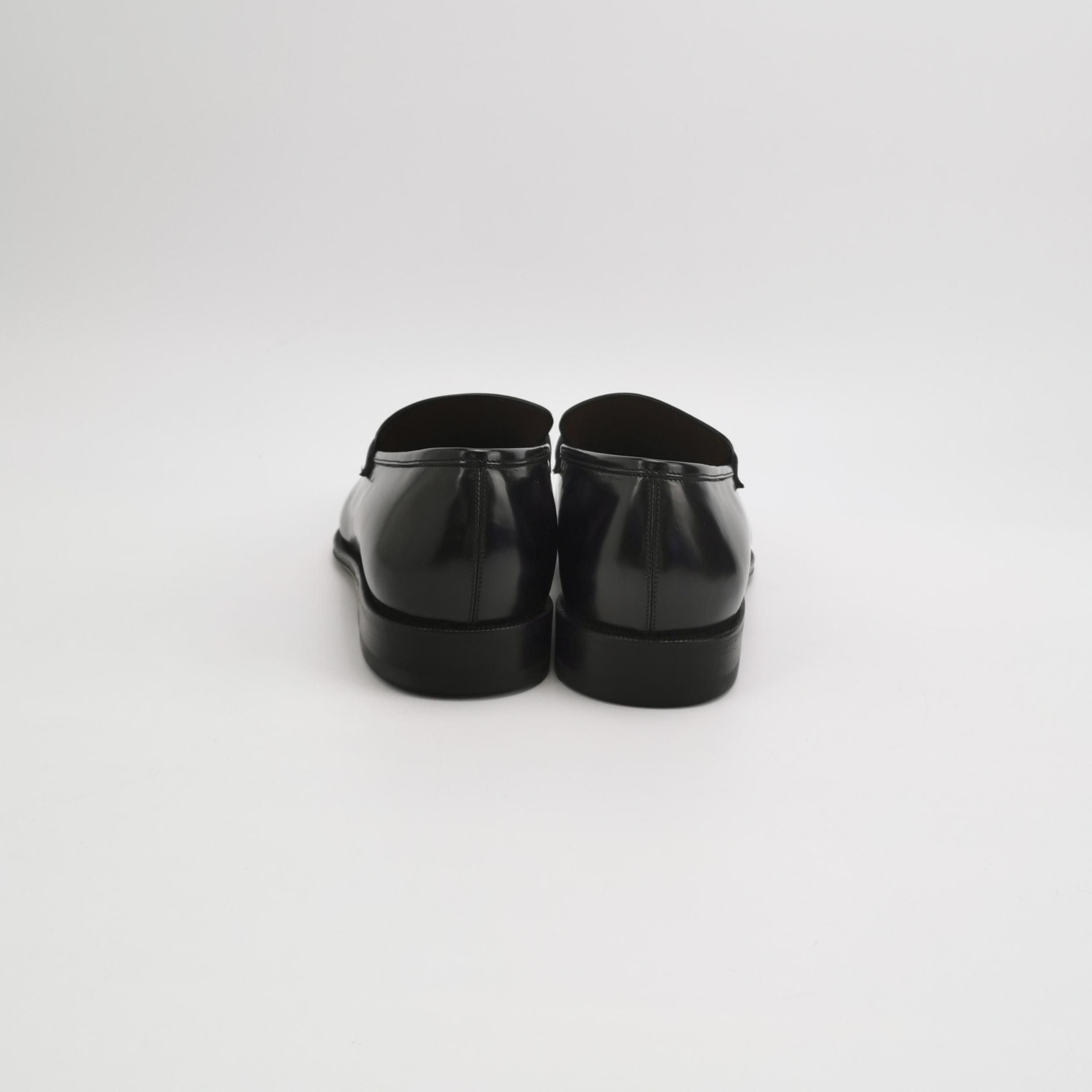 Salvatore Ferragamo Salvatore Ferragamo Gancini Buckle Loafers EU 42 Size US 9 / EU 42 - 5 Thumbnail