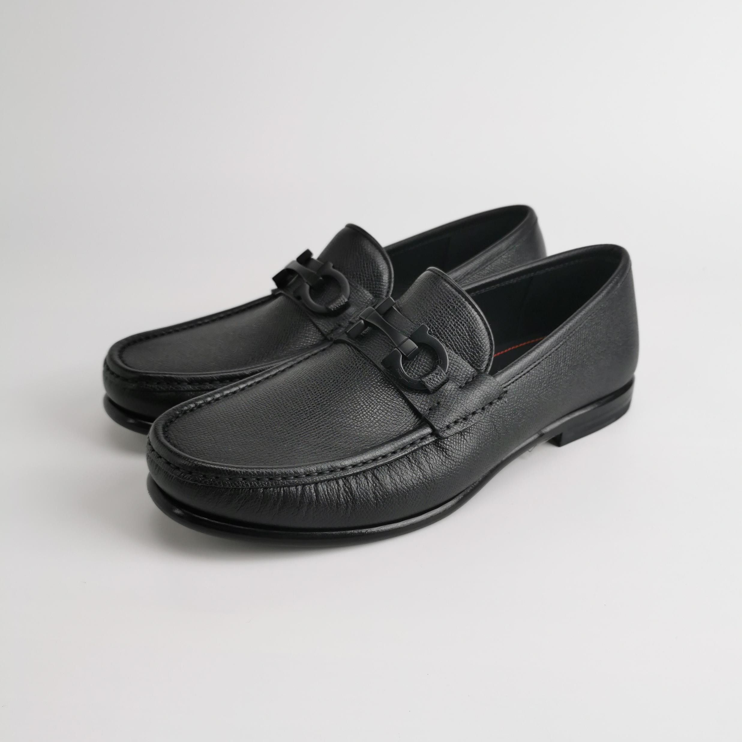Salvatore Ferragamo Salvatore Ferragamo Gancini Loafers 7 Size US 9 / EU 42 - 3 Thumbnail