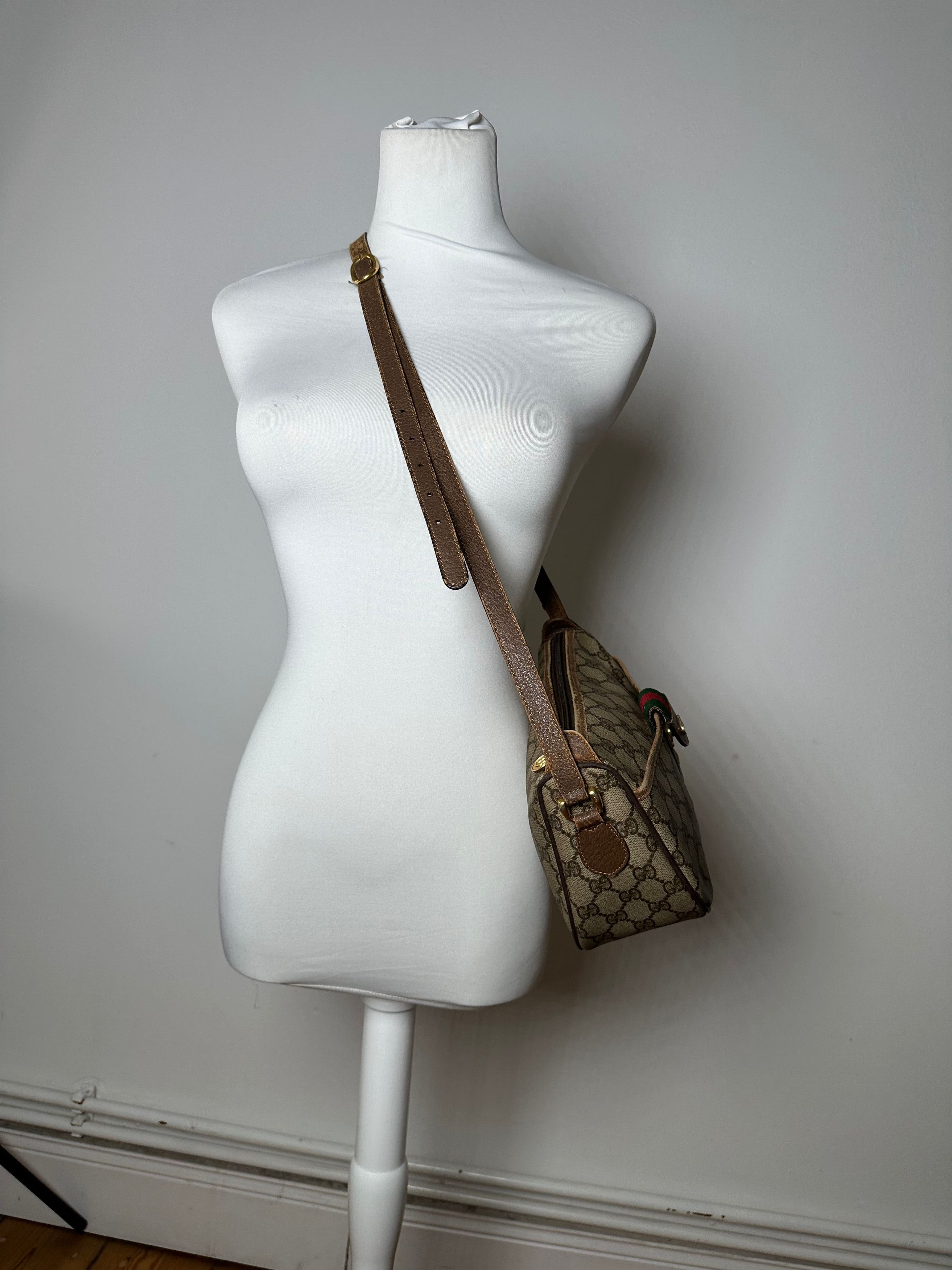 Gucci Vintage GG Monogram Web Stripe Canvas Leather Crossbody Bag Size ONE SIZE - 4 Thumbnail