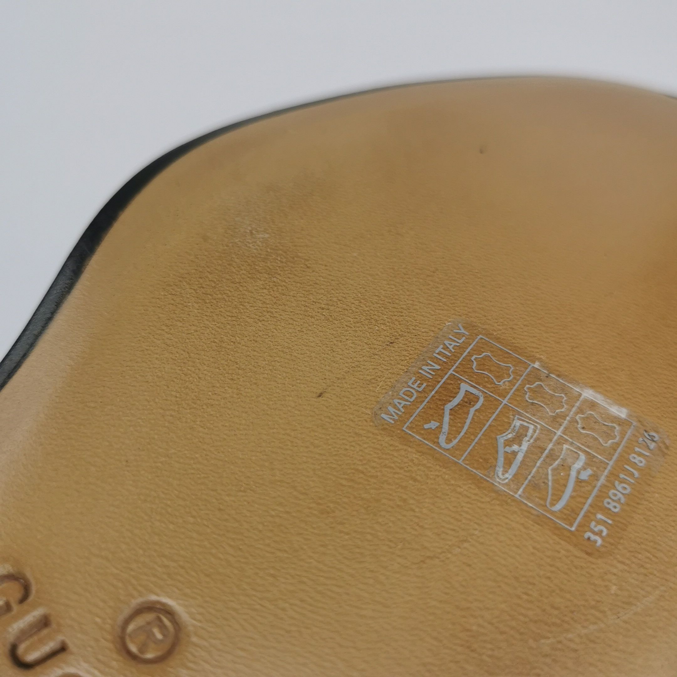 Gucci Gucci Interlocking G Leather Loafers UK 6.5 Size US 7 / EU 40 - 8 Thumbnail