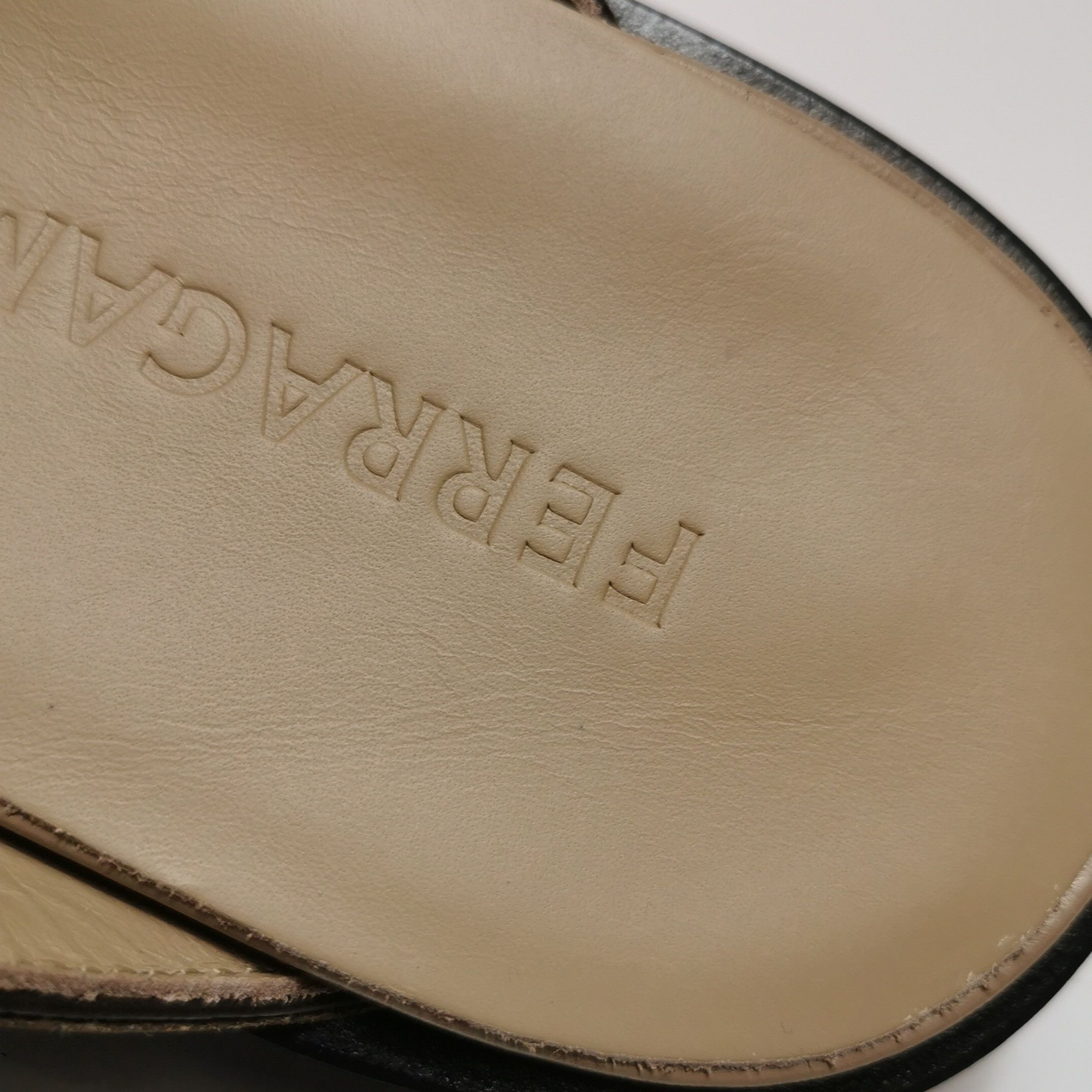 Salvatore Ferragamo Salvatore Ferragamo Leather Logo Mules US 8.5 Size US 8 / EU 41 - 12 Thumbnail